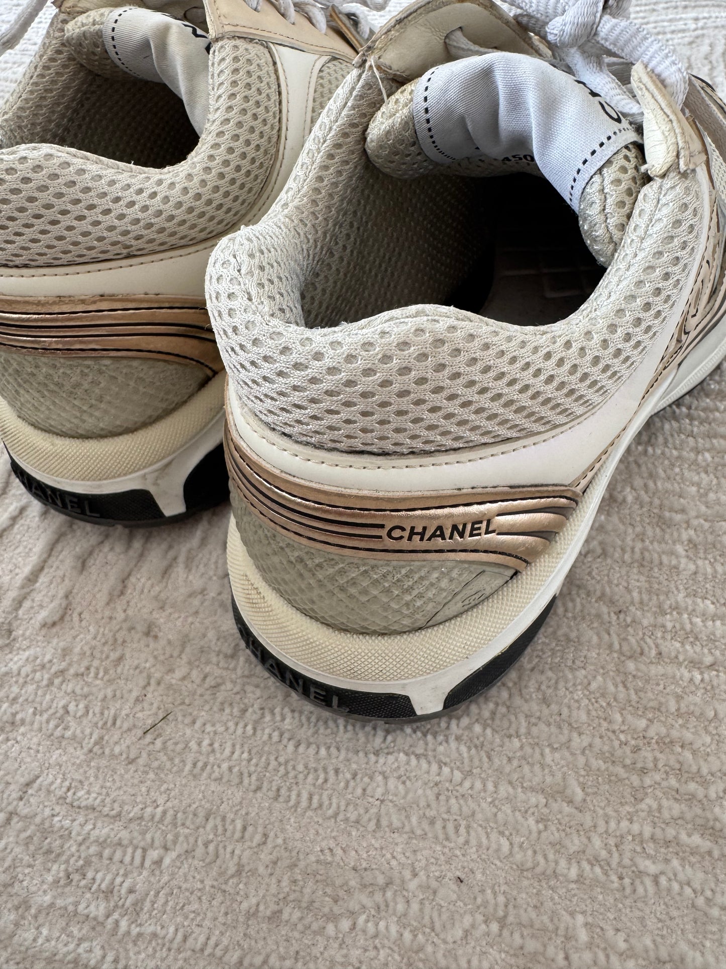 Chanel sneakers 37