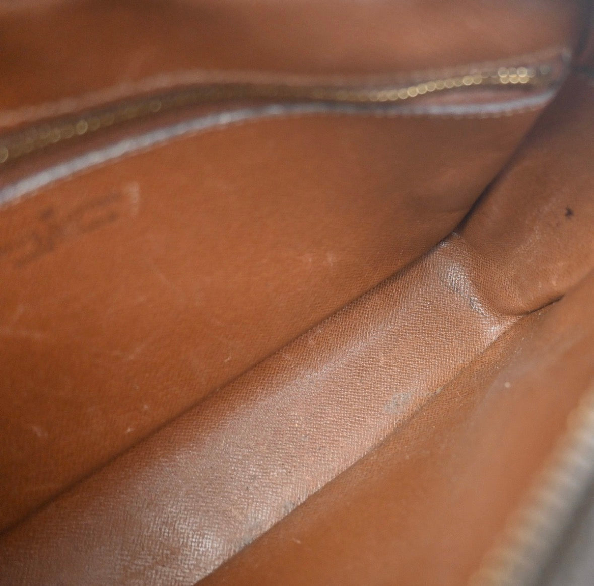 Louis Vuitton Trocadéro Monogram 24