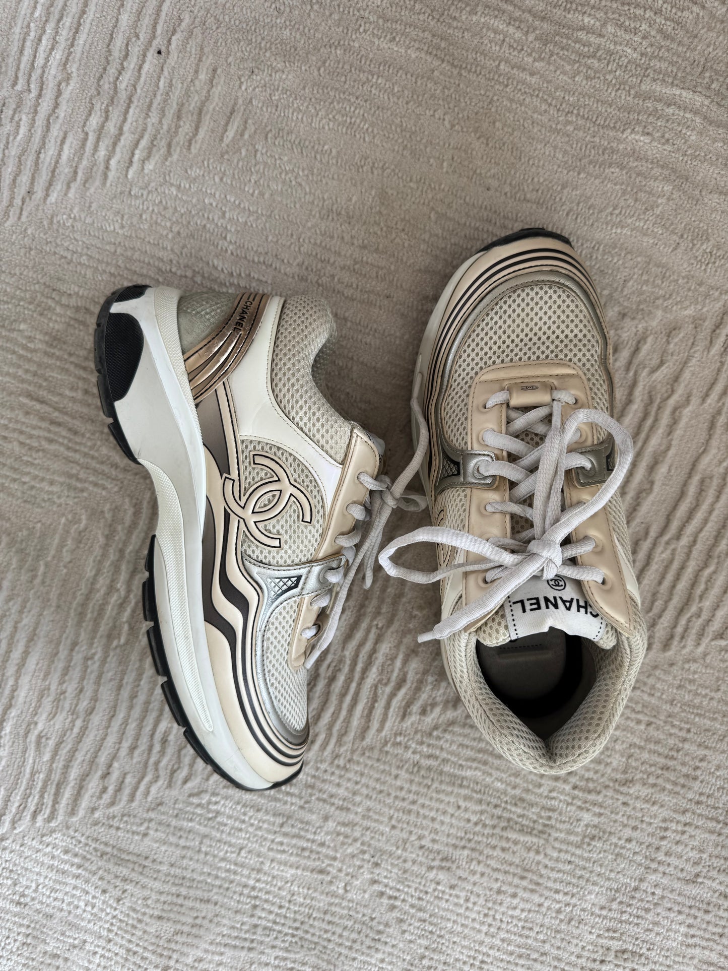 Chanel sneakers 37
