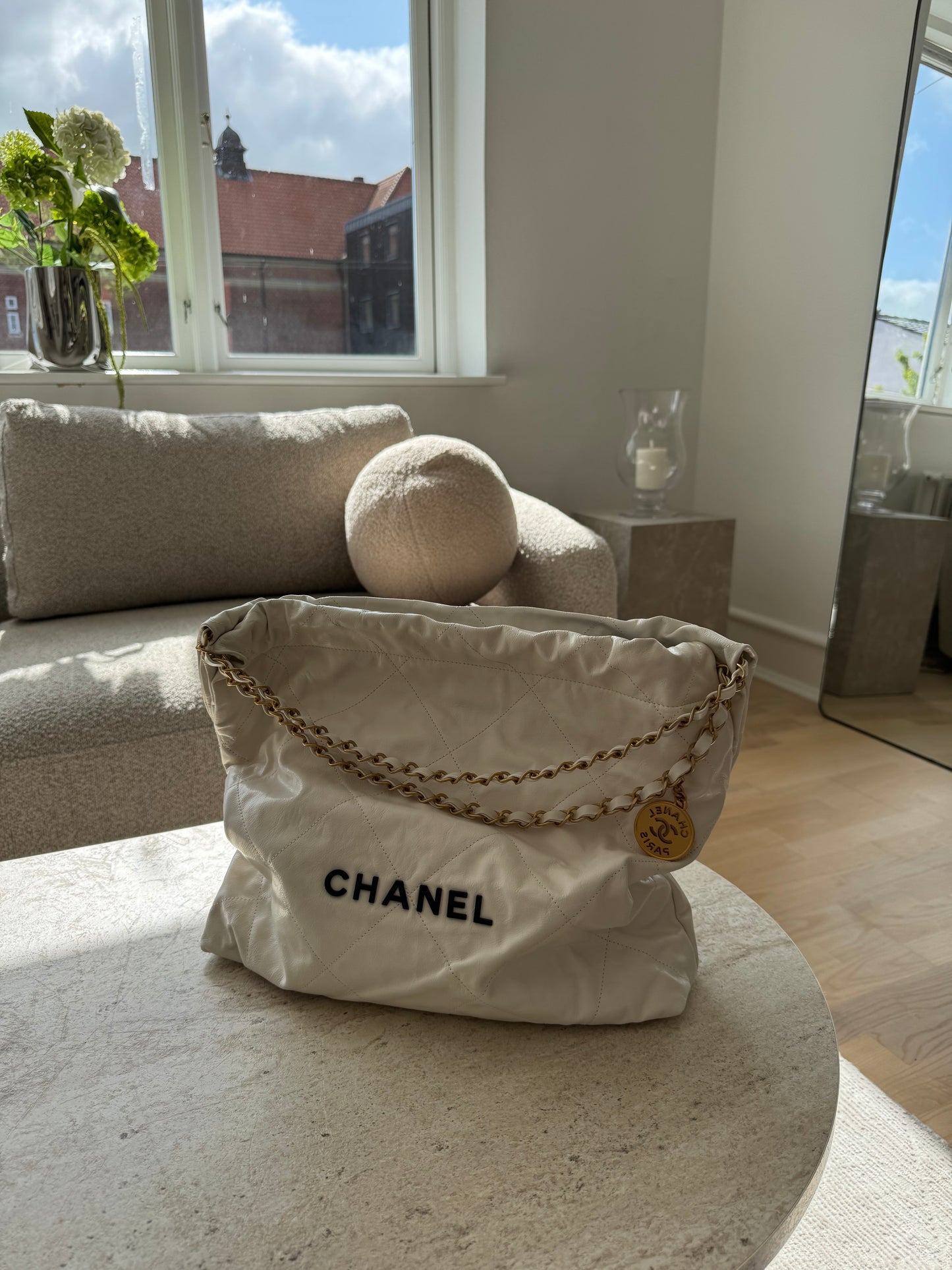 Chanel 22 gold chain shoulder bag