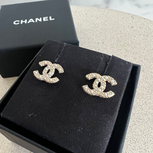 Chanel CC øreringe m. perler