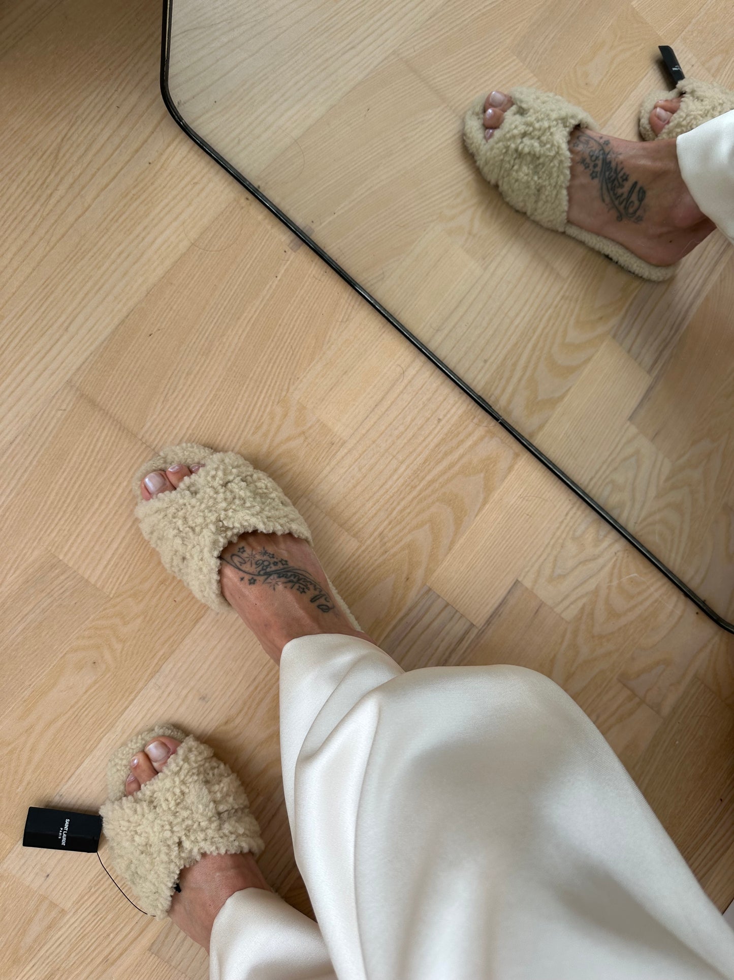 Saint Laurent Tribute mules i beige shearling