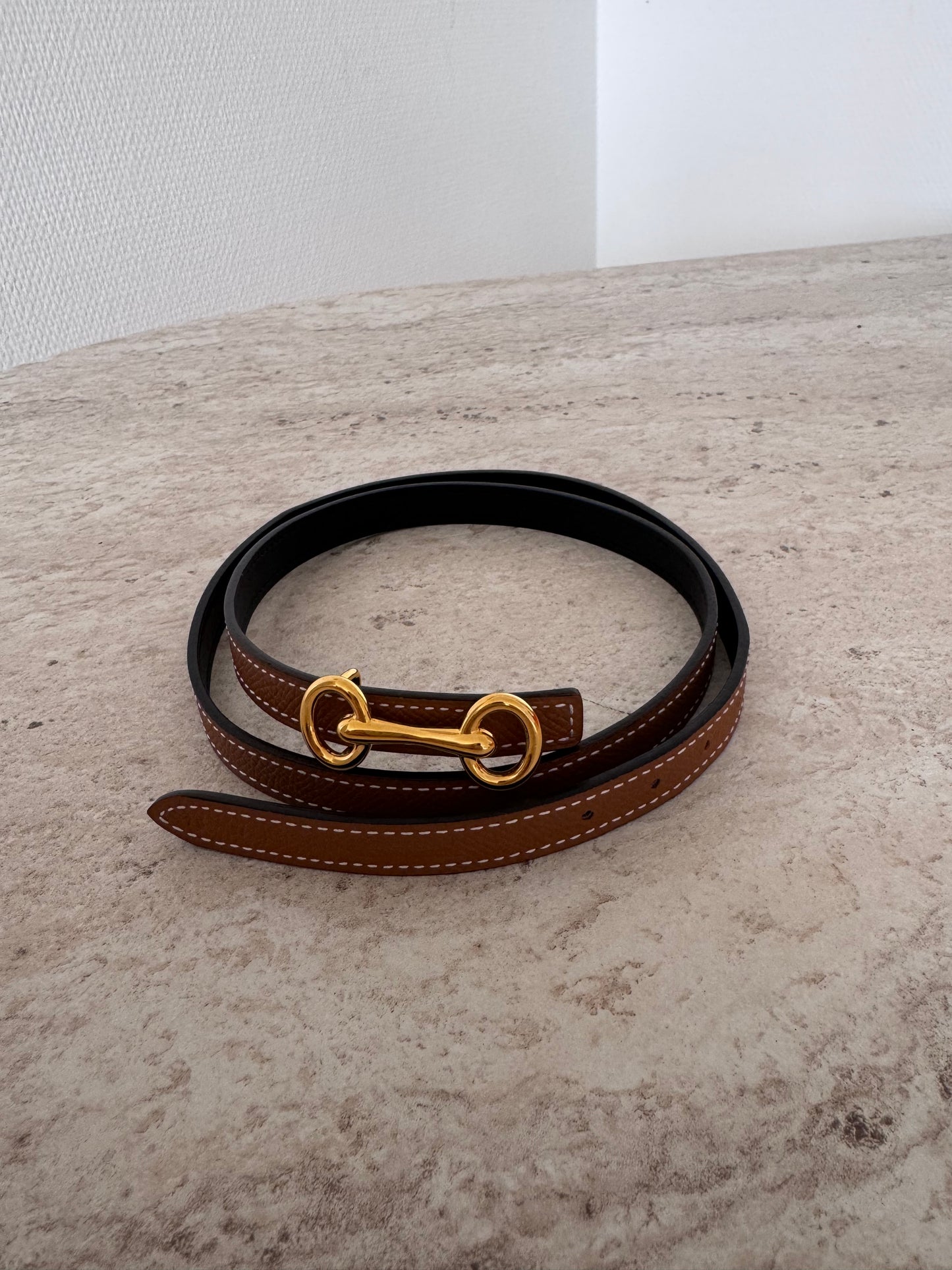 Hermès smalt reversible bælte 13 mm – brun / sort læder GHW