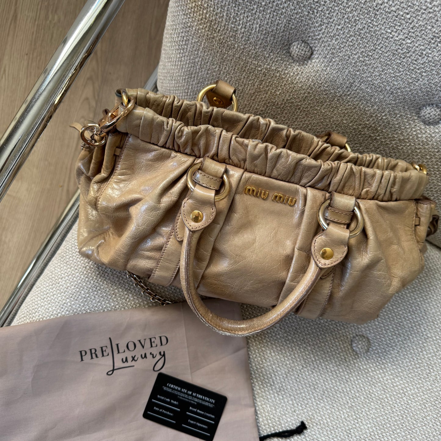 Miu Miu Vitello Lux beige håndtaske