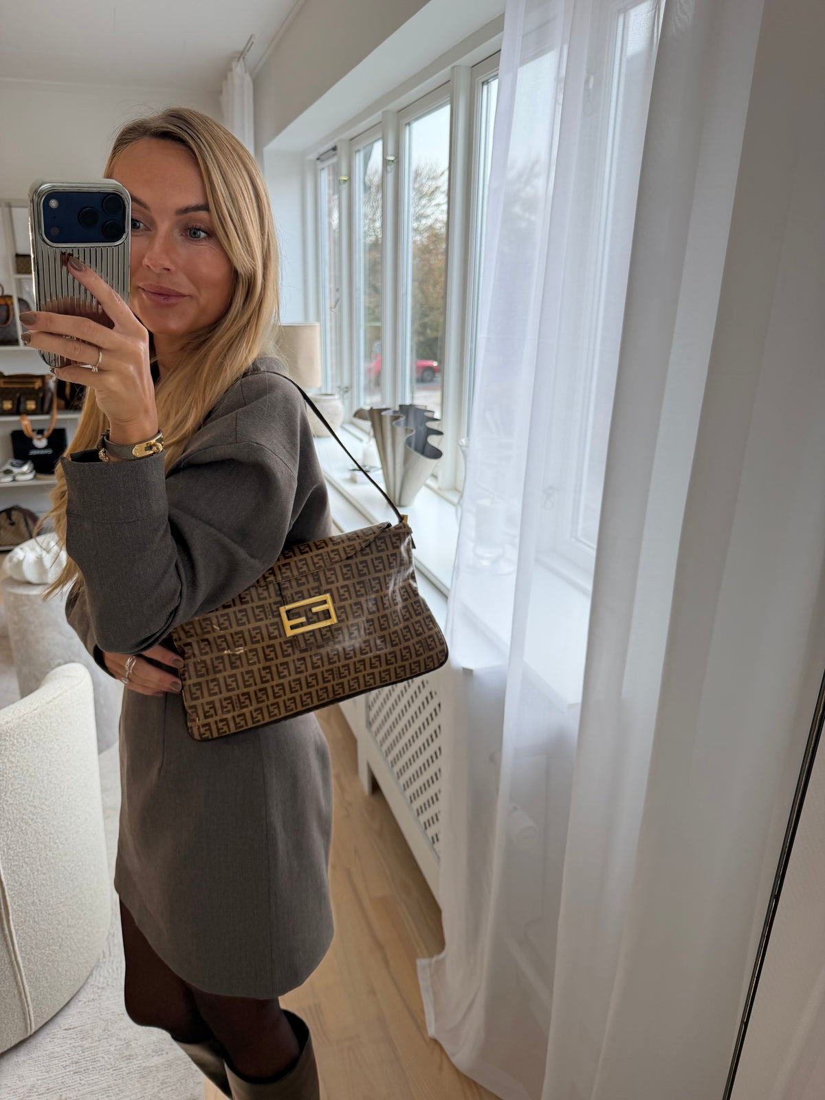 Fendi Vintage Baguette – Brun Zucca Monogram med Guldfarvet Hardware