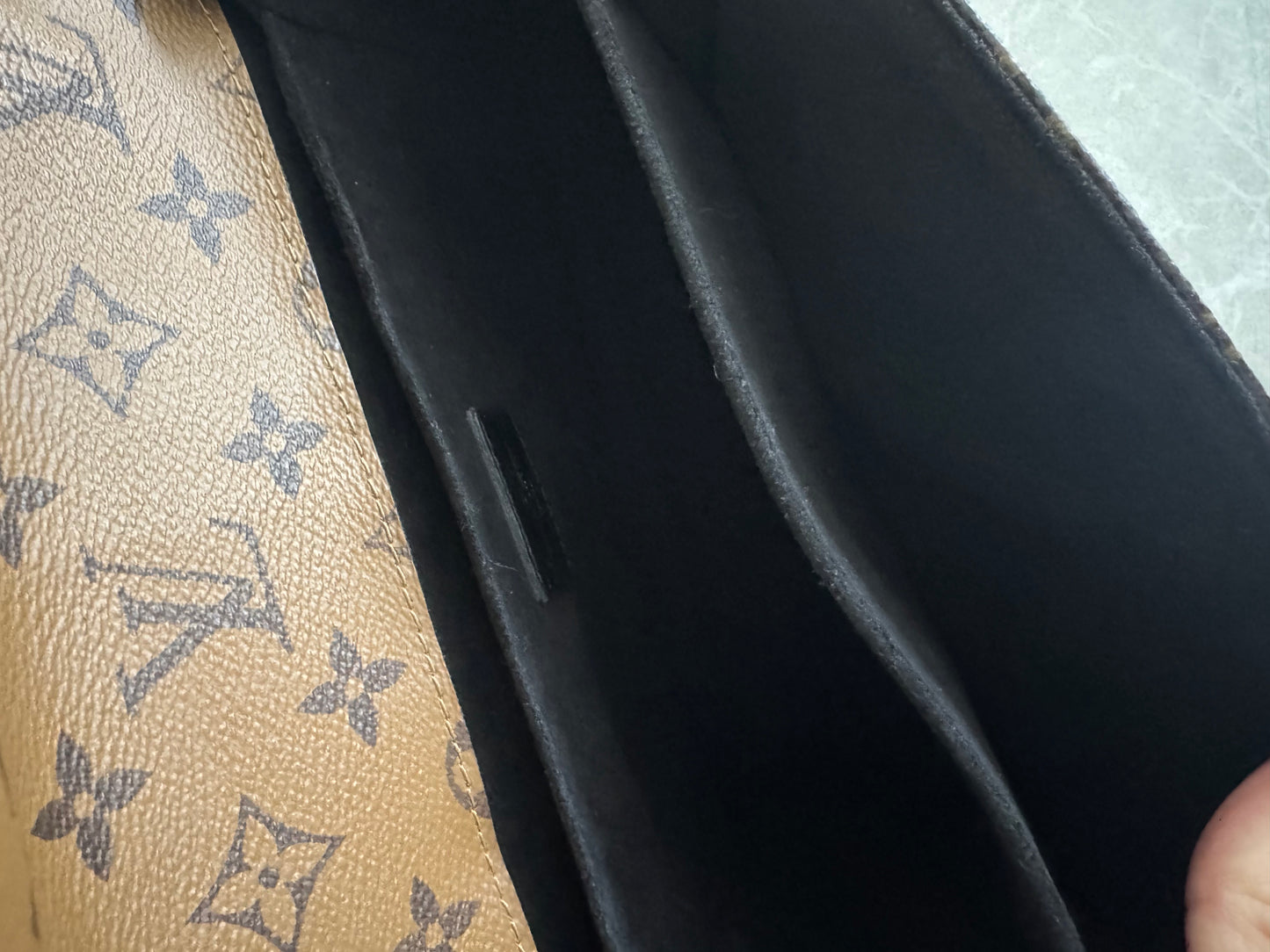 Louis Vuitton Pochette Métis Reverse Monogram