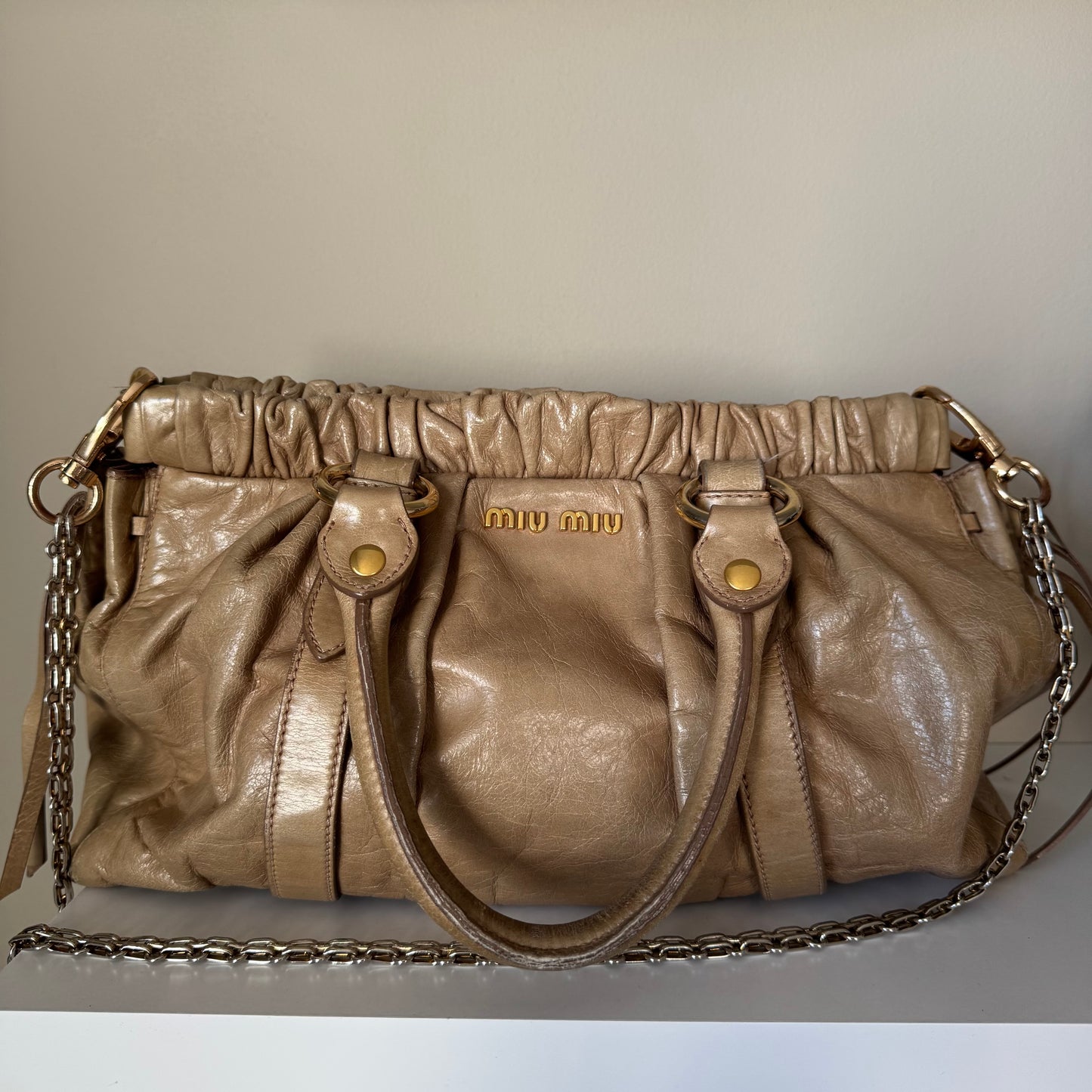 Miu Miu Vitello Lux beige håndtaske
