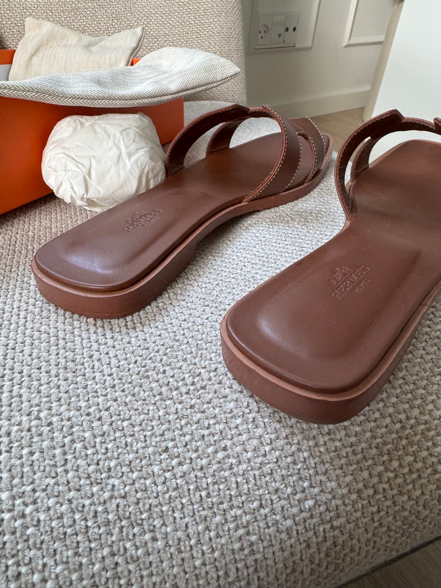 Hermes Oran Brown 41