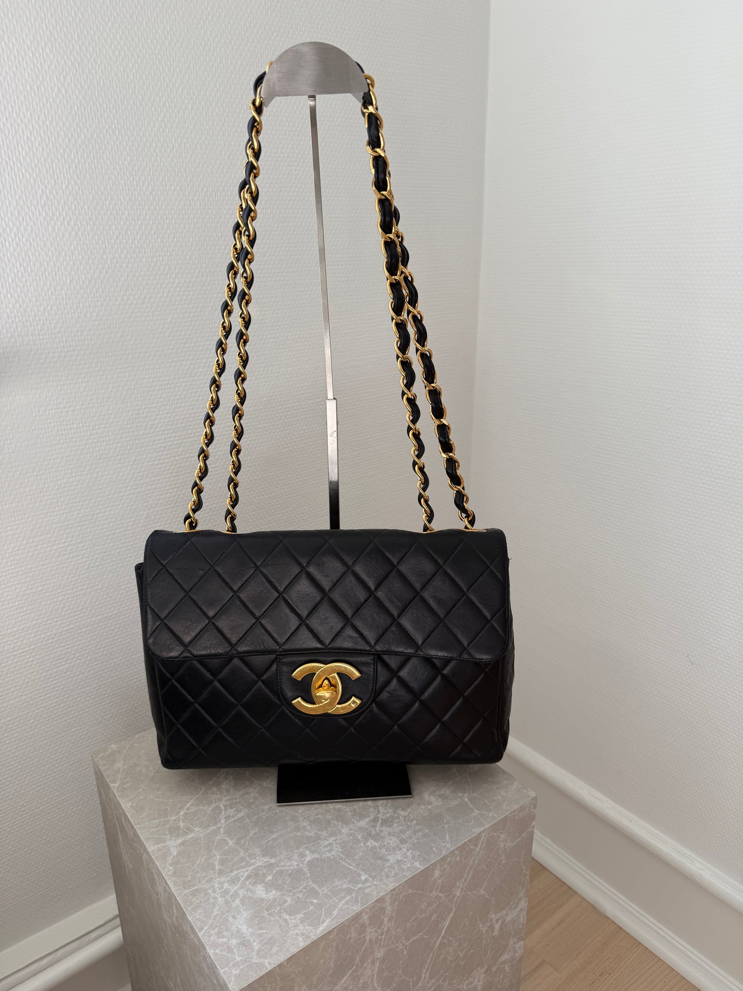 Vintage jumbo single classic flap bag