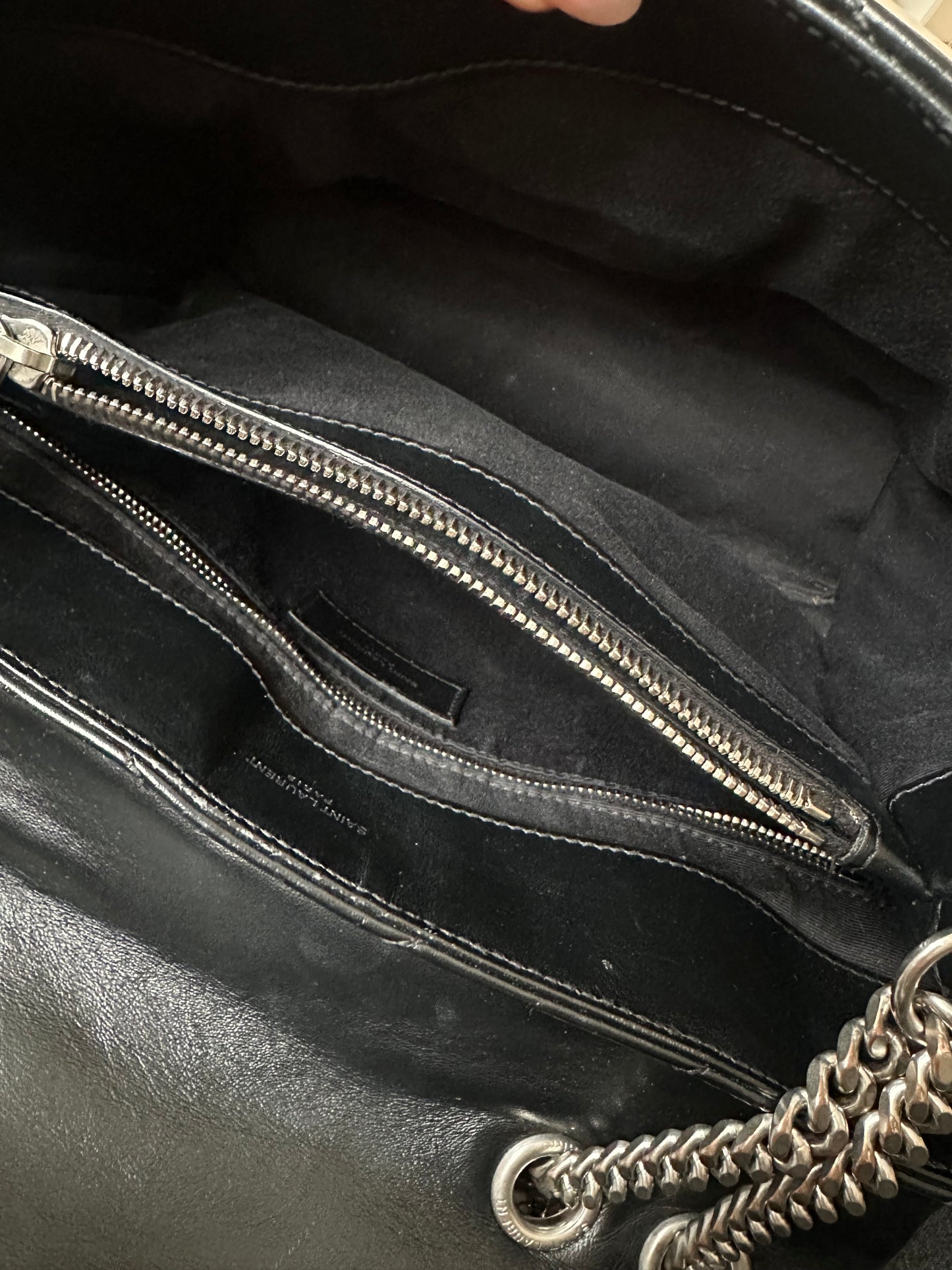 Saint Laurent YSL Loulou Medium Flab bag Black