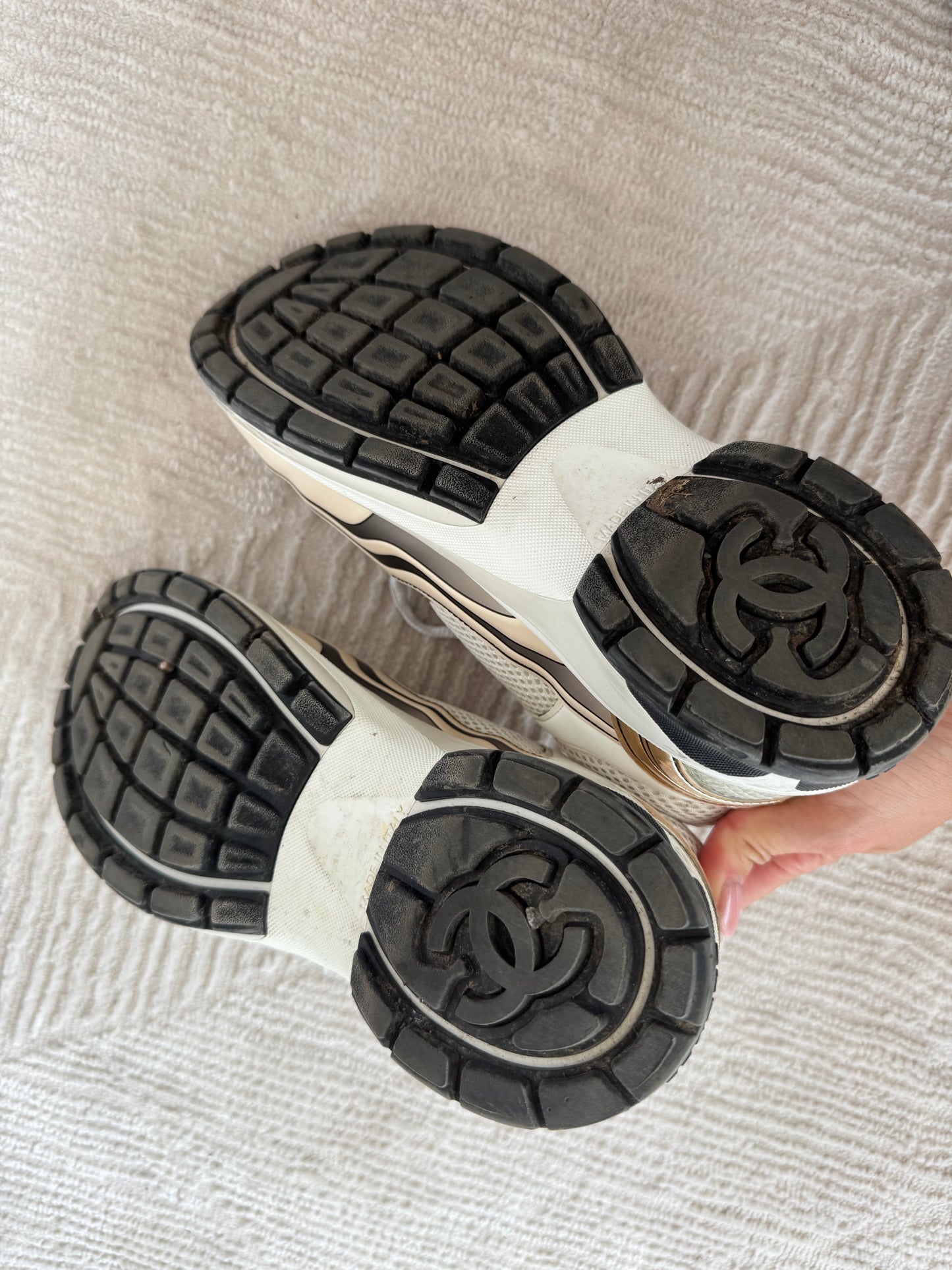 Chanel sneakers 37