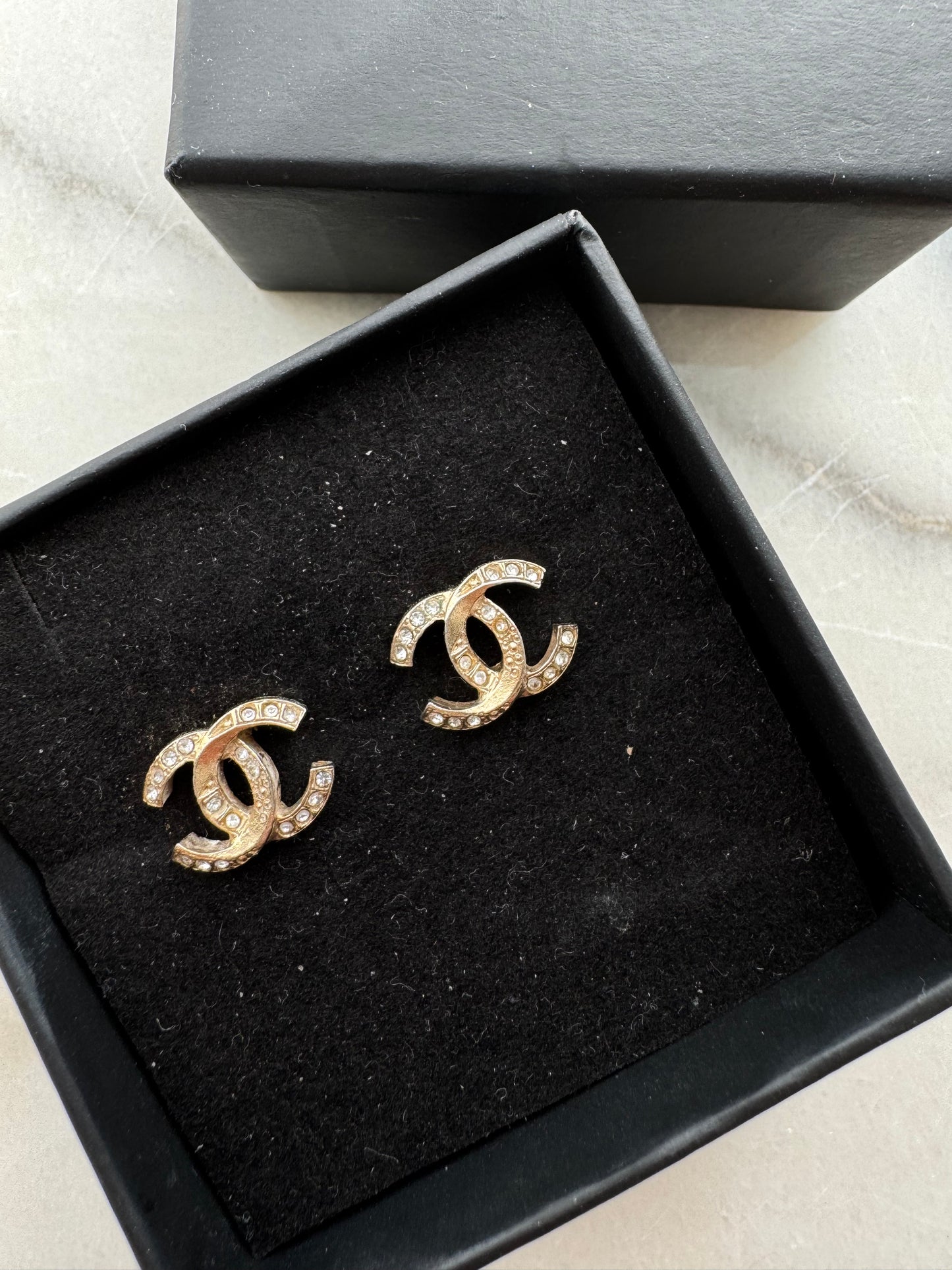 Chanel CC øreringe m. Sten