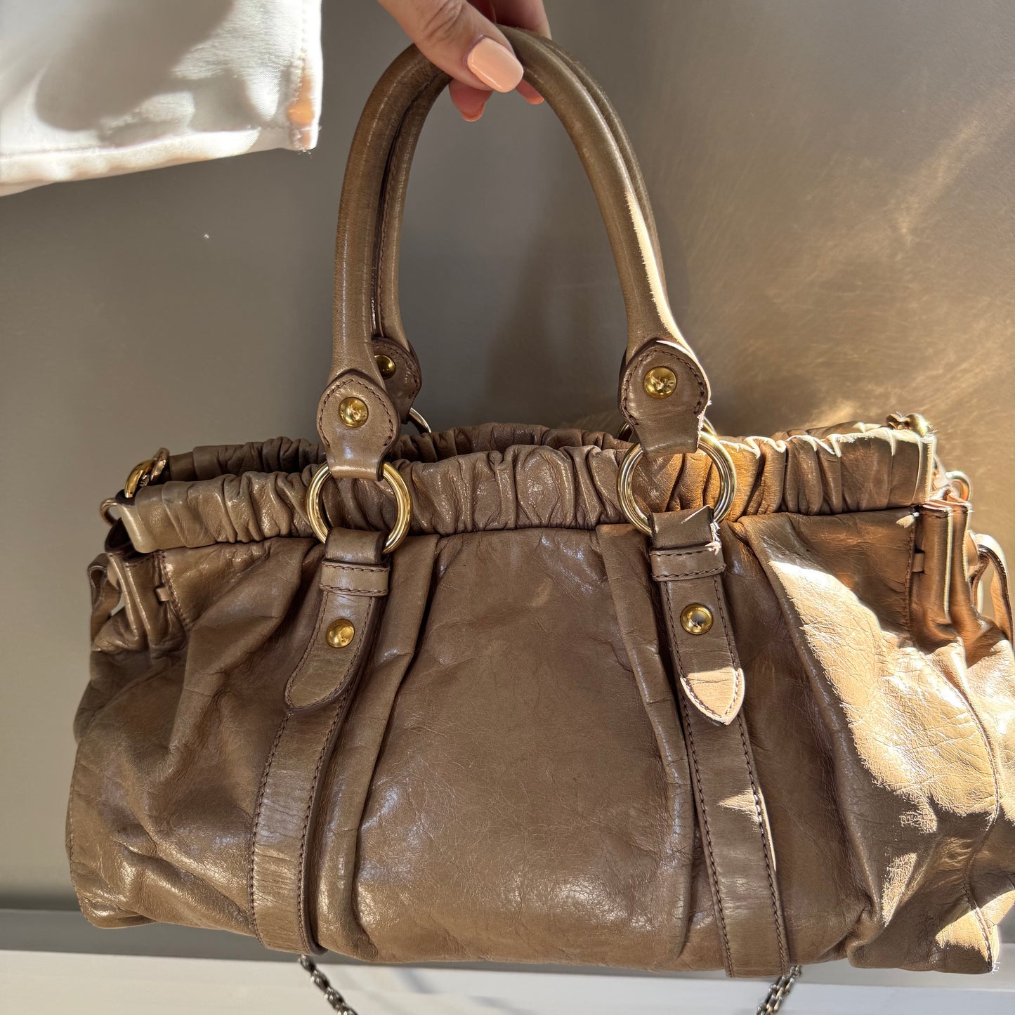 Miu Miu Vitello Lux beige håndtaske
