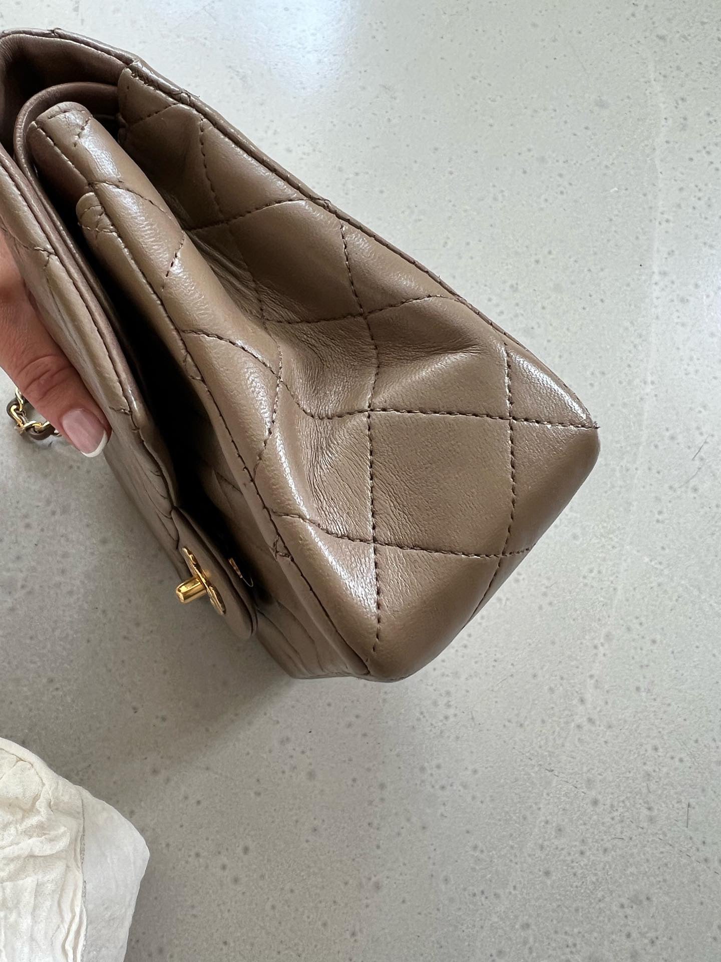 Bestillingsvare - Chanel small double flap bag taupe