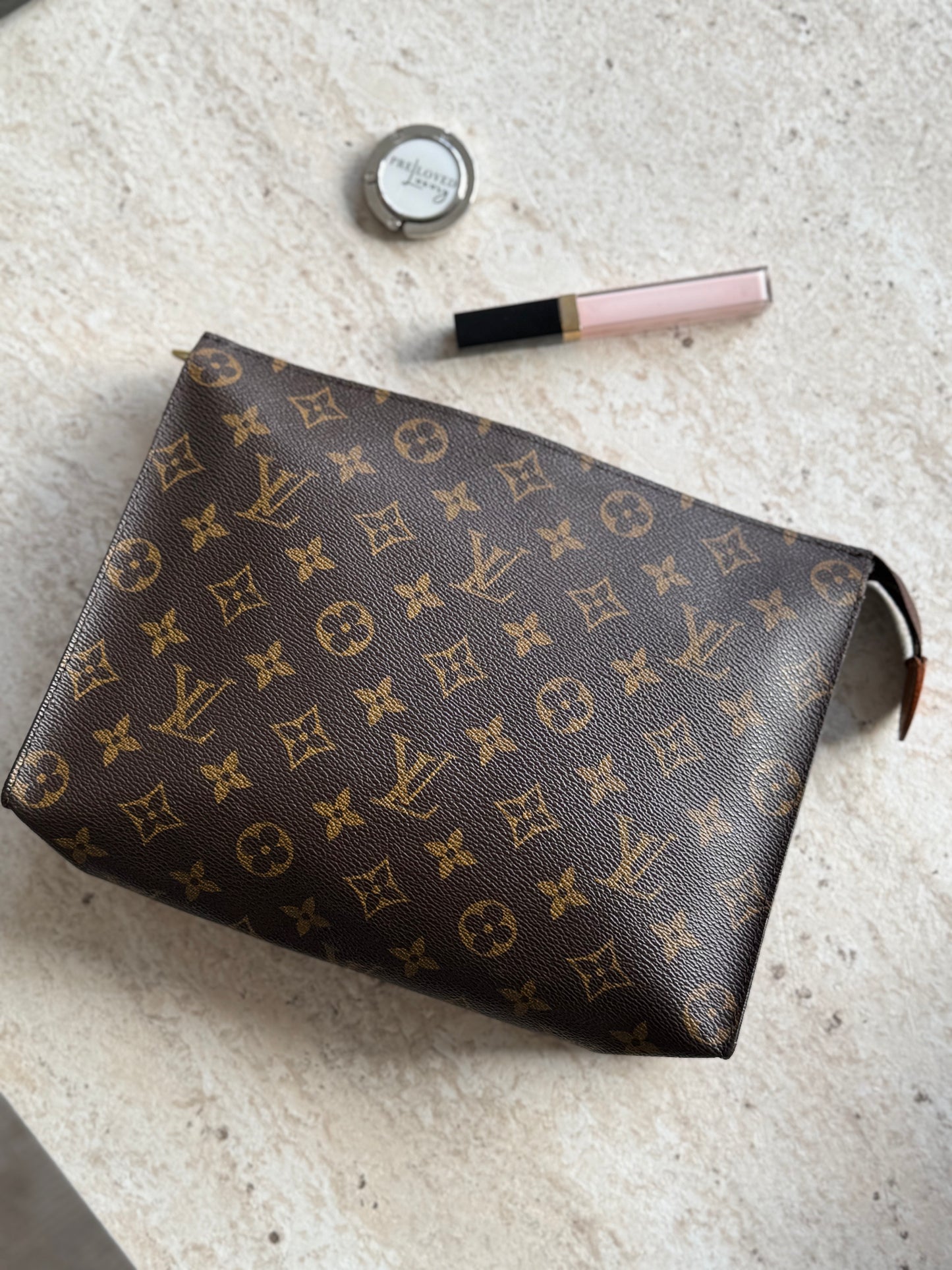 Louis Vuitton Toiletry Pouch 26 Monogram