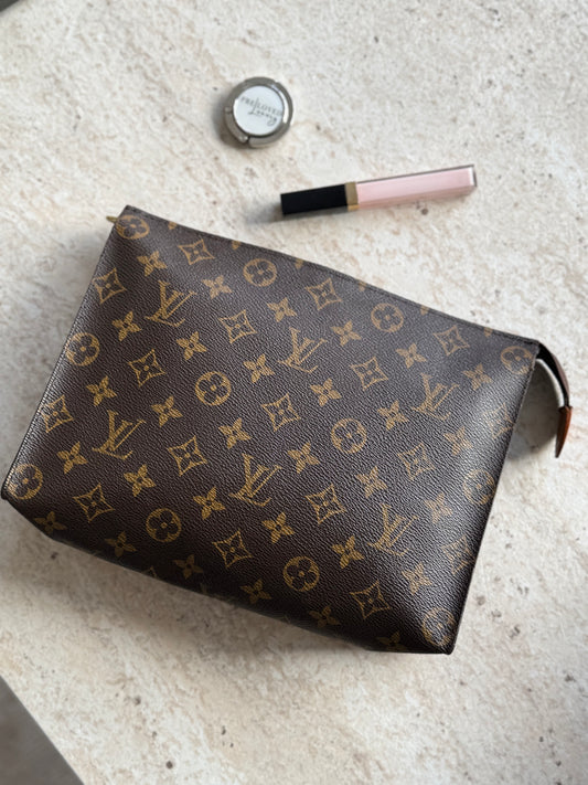 Louis Vuitton Toiletry Pouch 26 Monogram