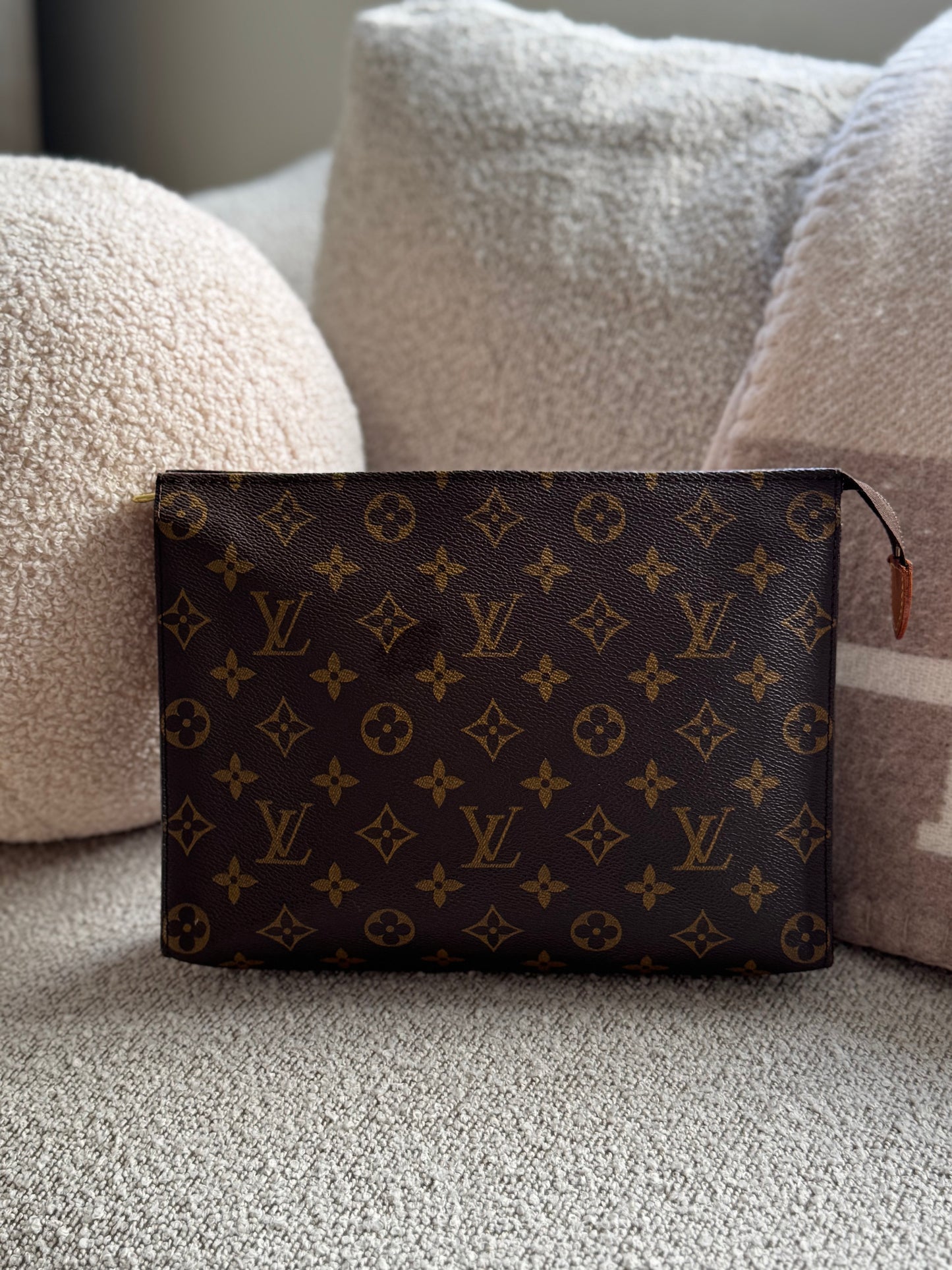 Louis Vuitton Toiletry Pouch 26 Monogram