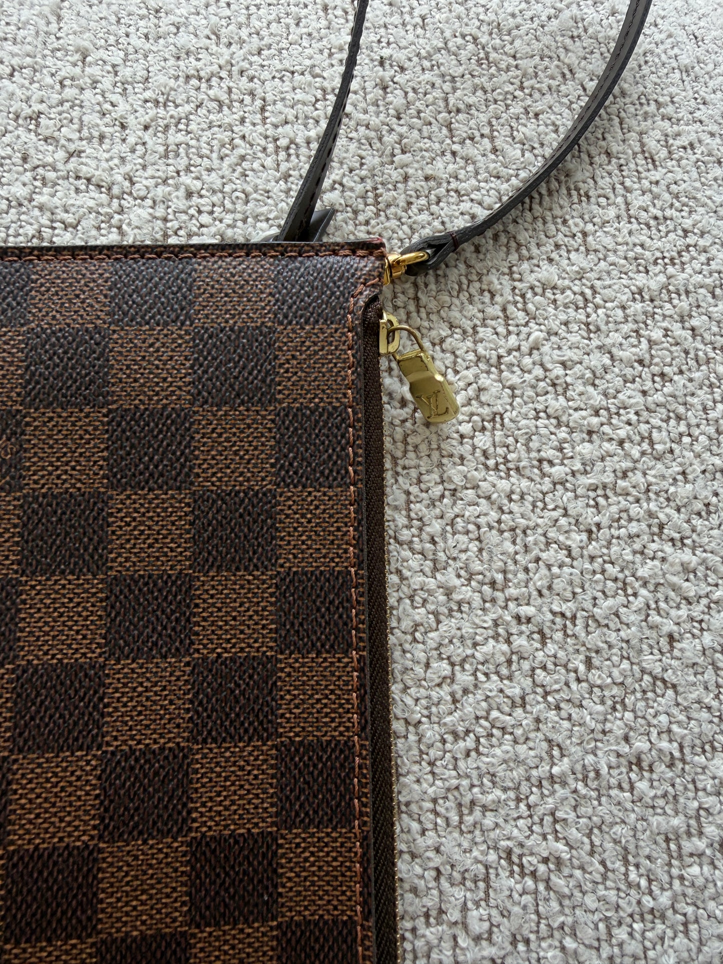 Louis Vuitton Neverfull Pochette Damier