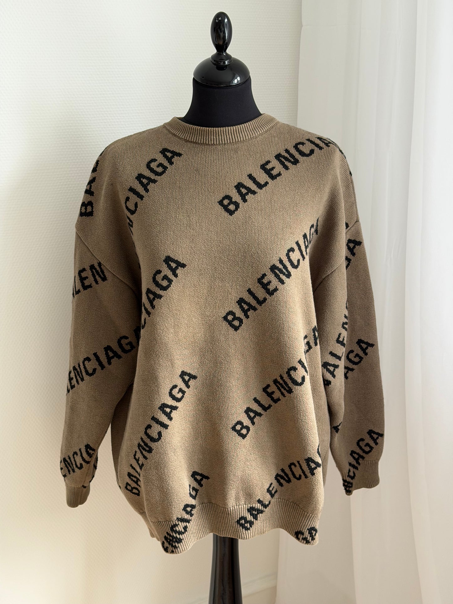 Balenciaga All Over Logo Knit – Str. XS