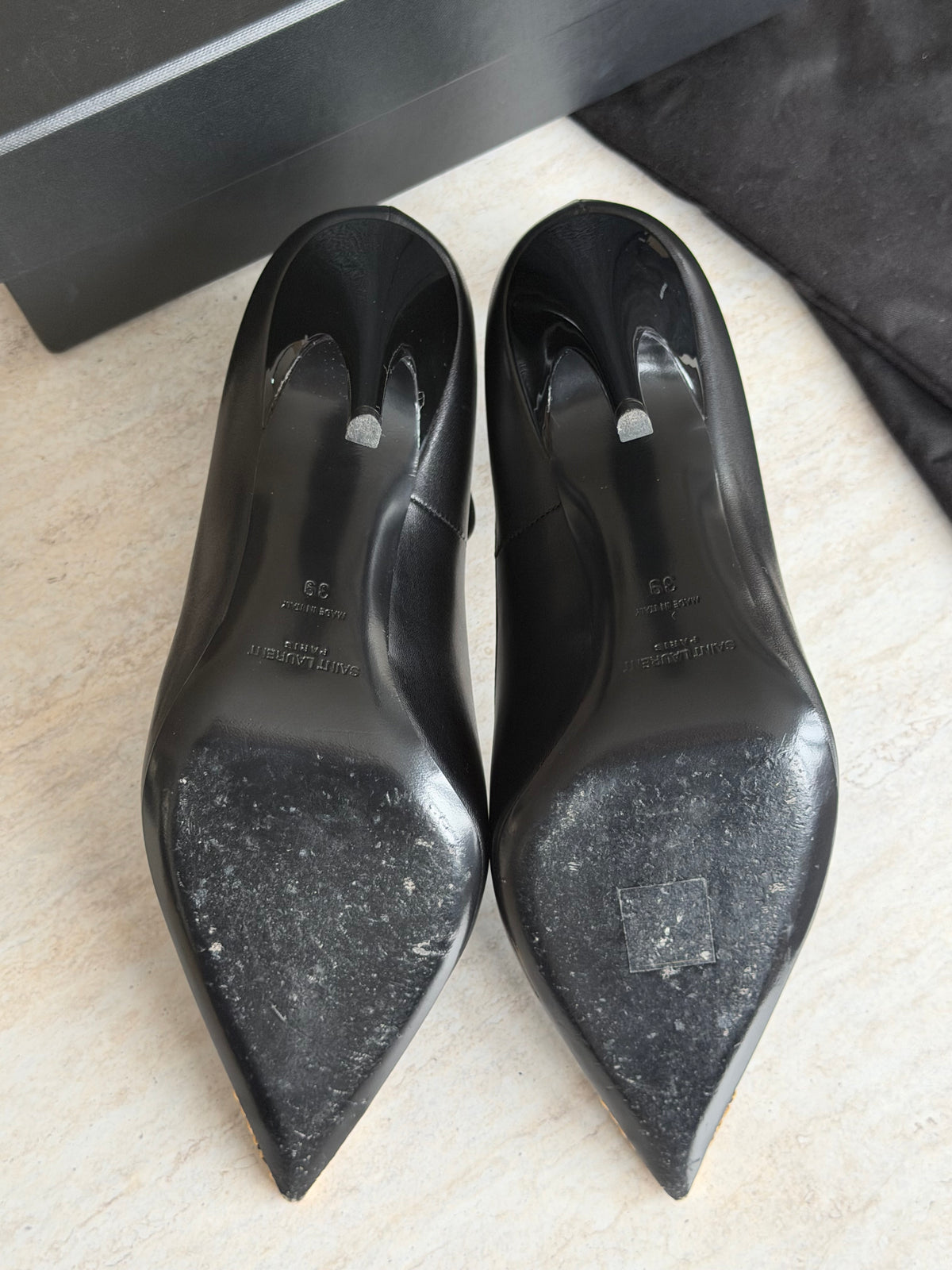 Saint Laurent Pumps – Black / Gold
