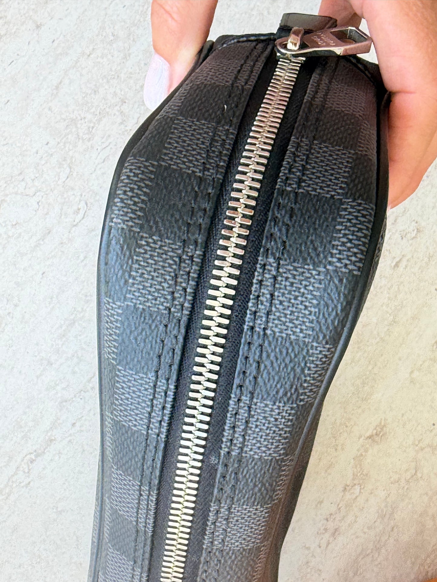 Louis Vuitton Atoll Toiletry – Damier Graphite