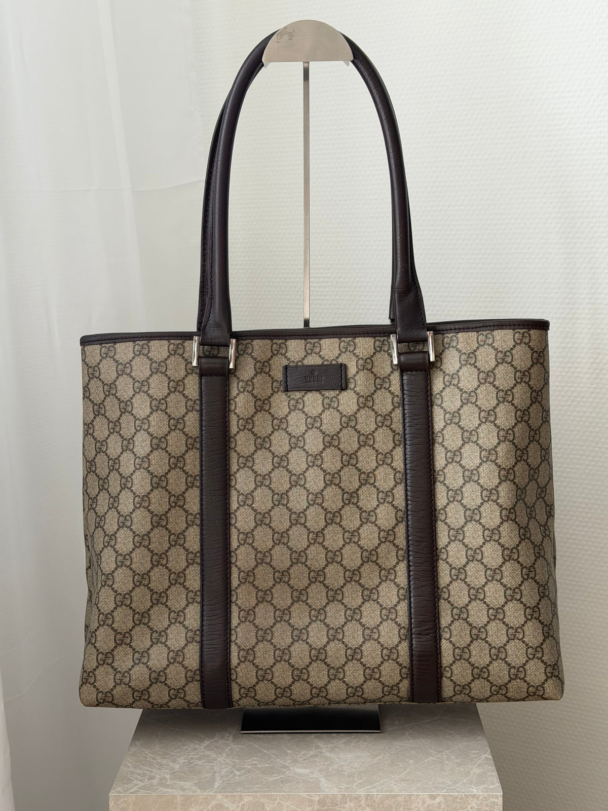 Gucci GG Supreme Joy Vertical Tote – Beige / Brown