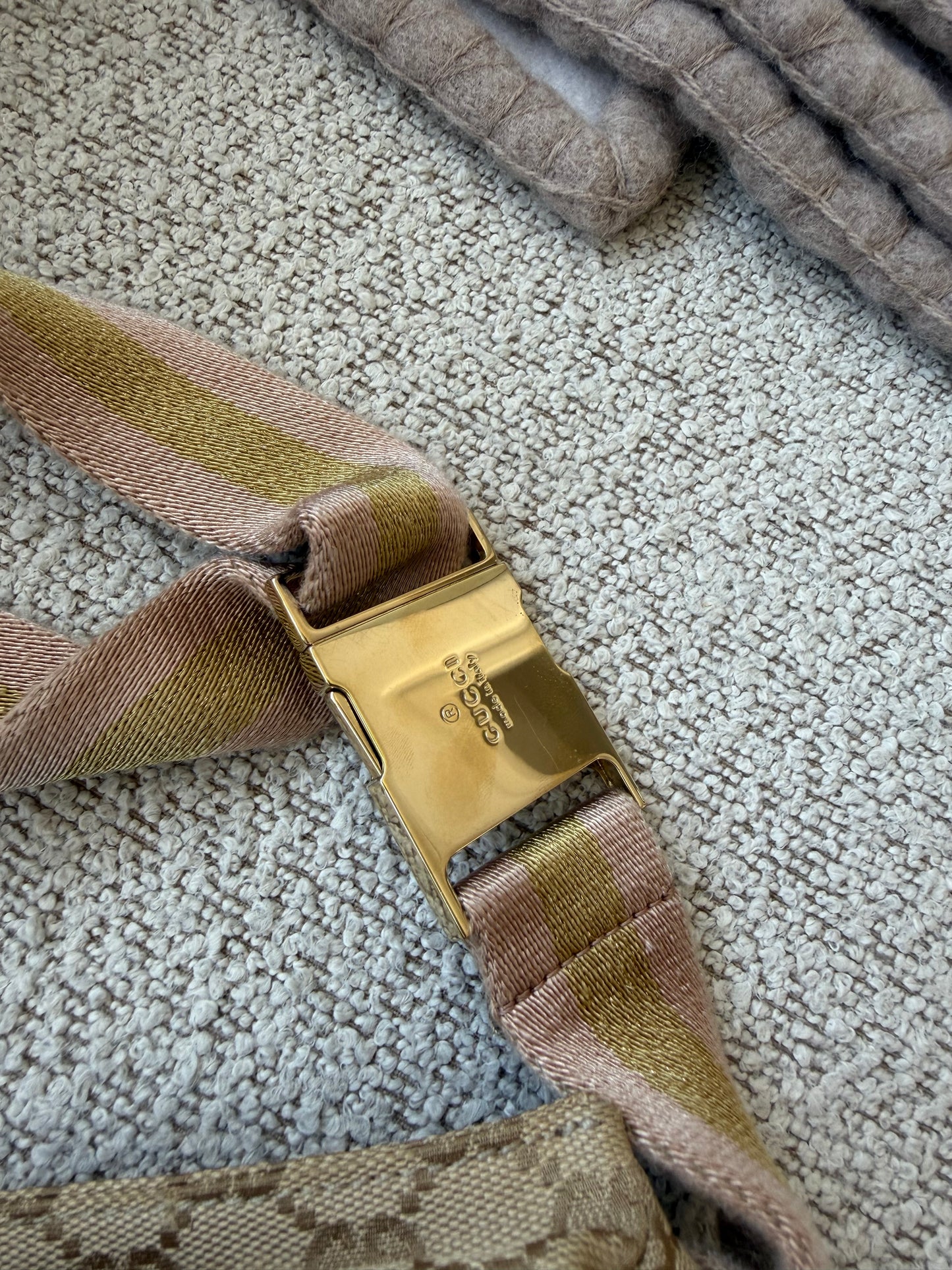 Gucci GG Canvas Bum Bag – Lyserød/Guld