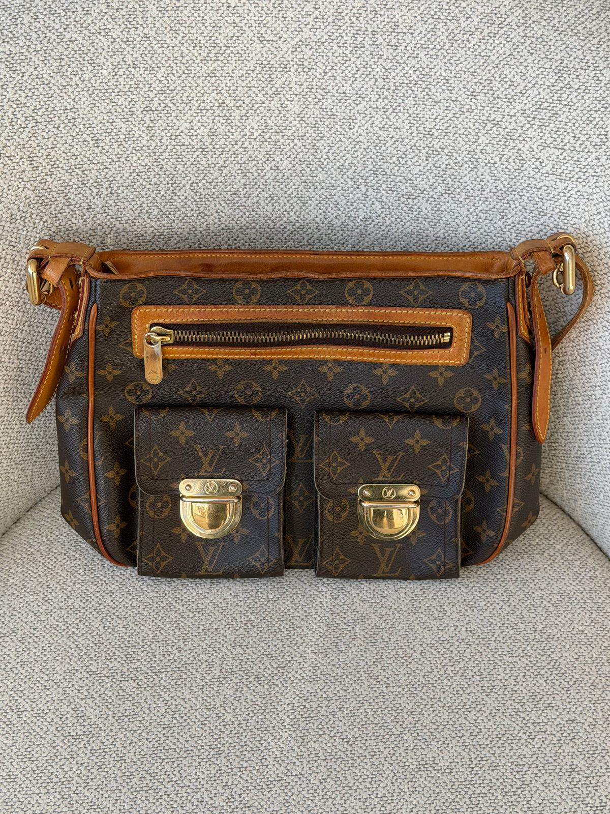 Louis Vuitton Hudson GM Monogram Shoulder / Crossbody Bag
