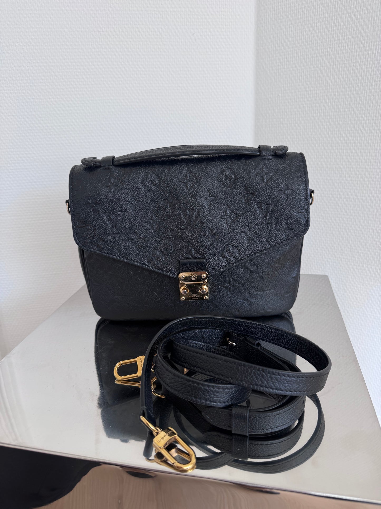 Louis Vuitton Black Metis