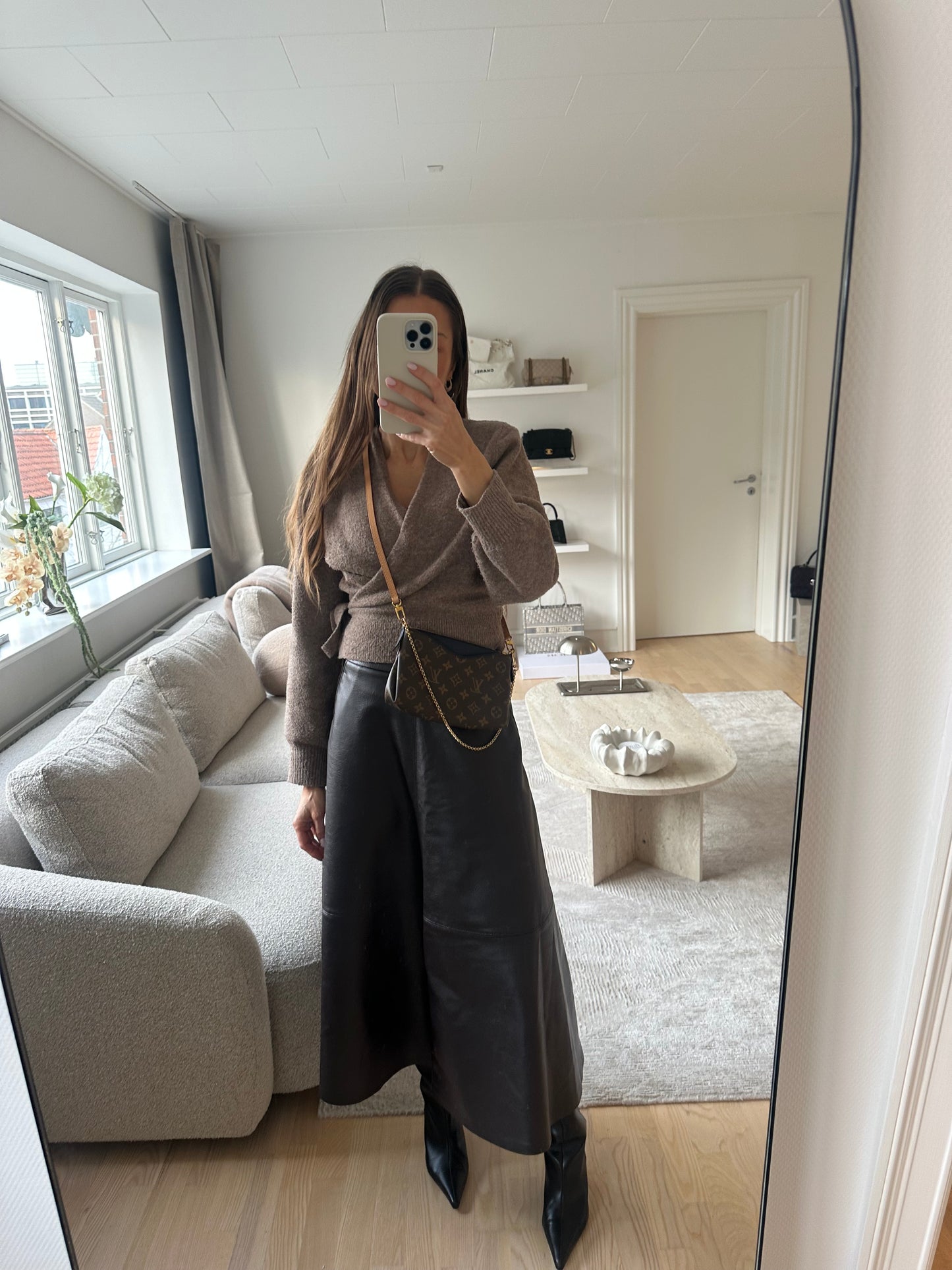 Louis Vuitton Pallas Clutch - Monogram Canvas/Marine