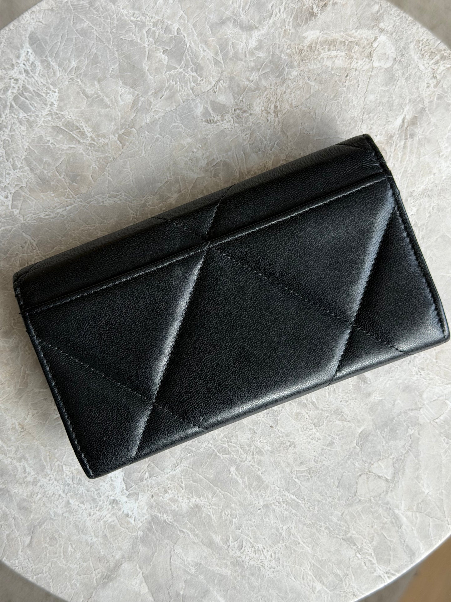 CHANEL 19 Flap Wallet – Sort