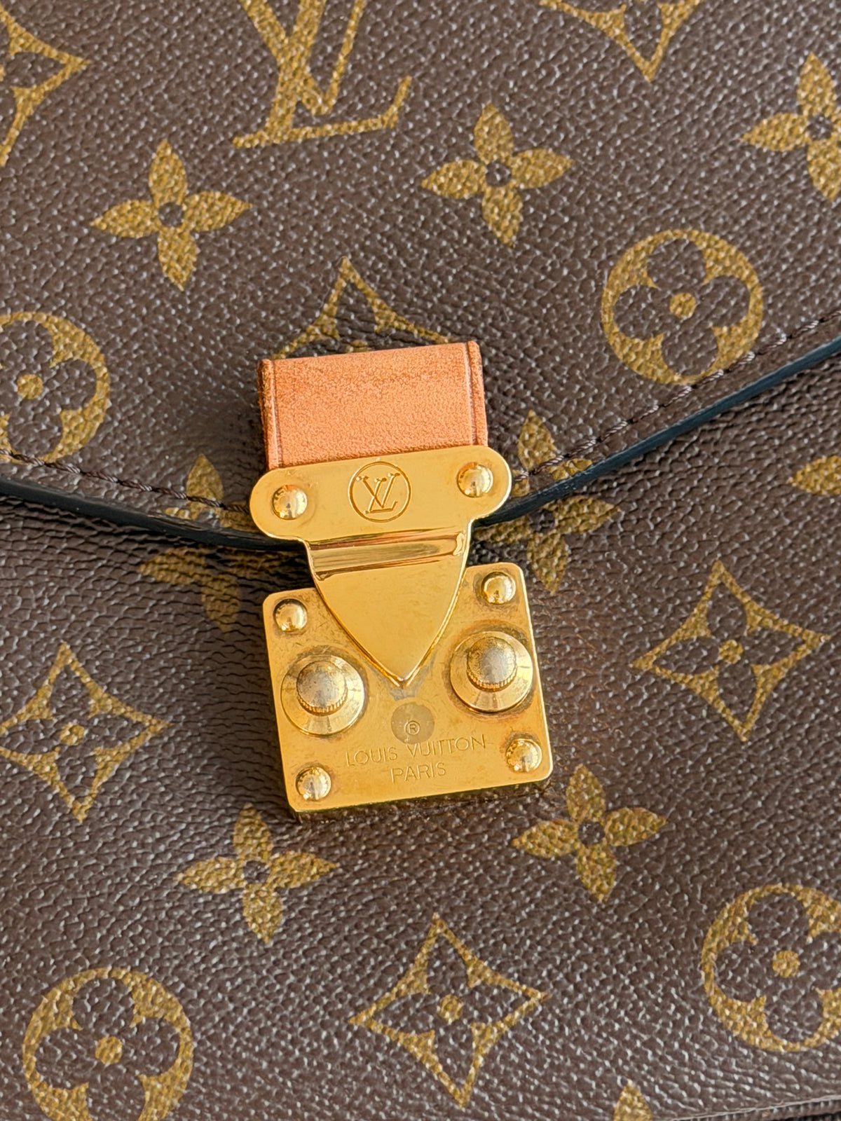 Louis Vuitton Pochette Métis – Monogram