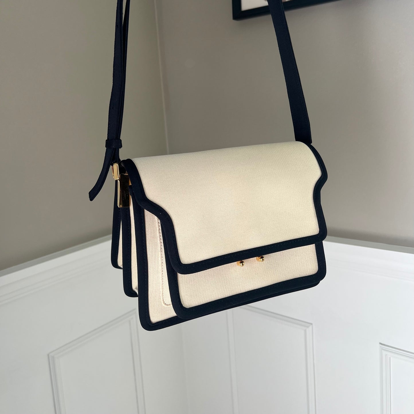 Marni Trunk Bag Creme Black