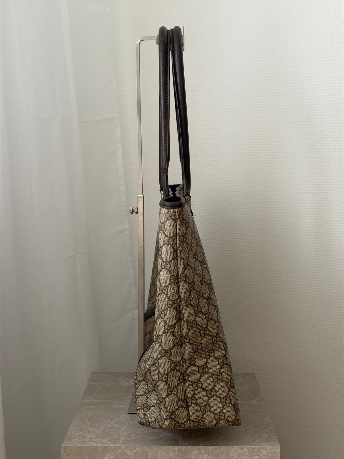 Gucci GG Supreme Joy Vertical Tote – Beige / Brown