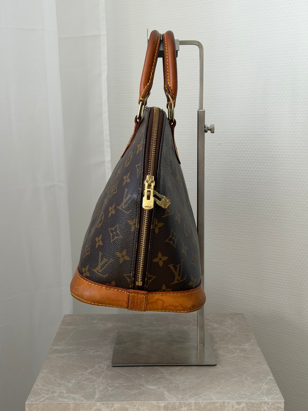 Louis Vuitton Alma – Monogram