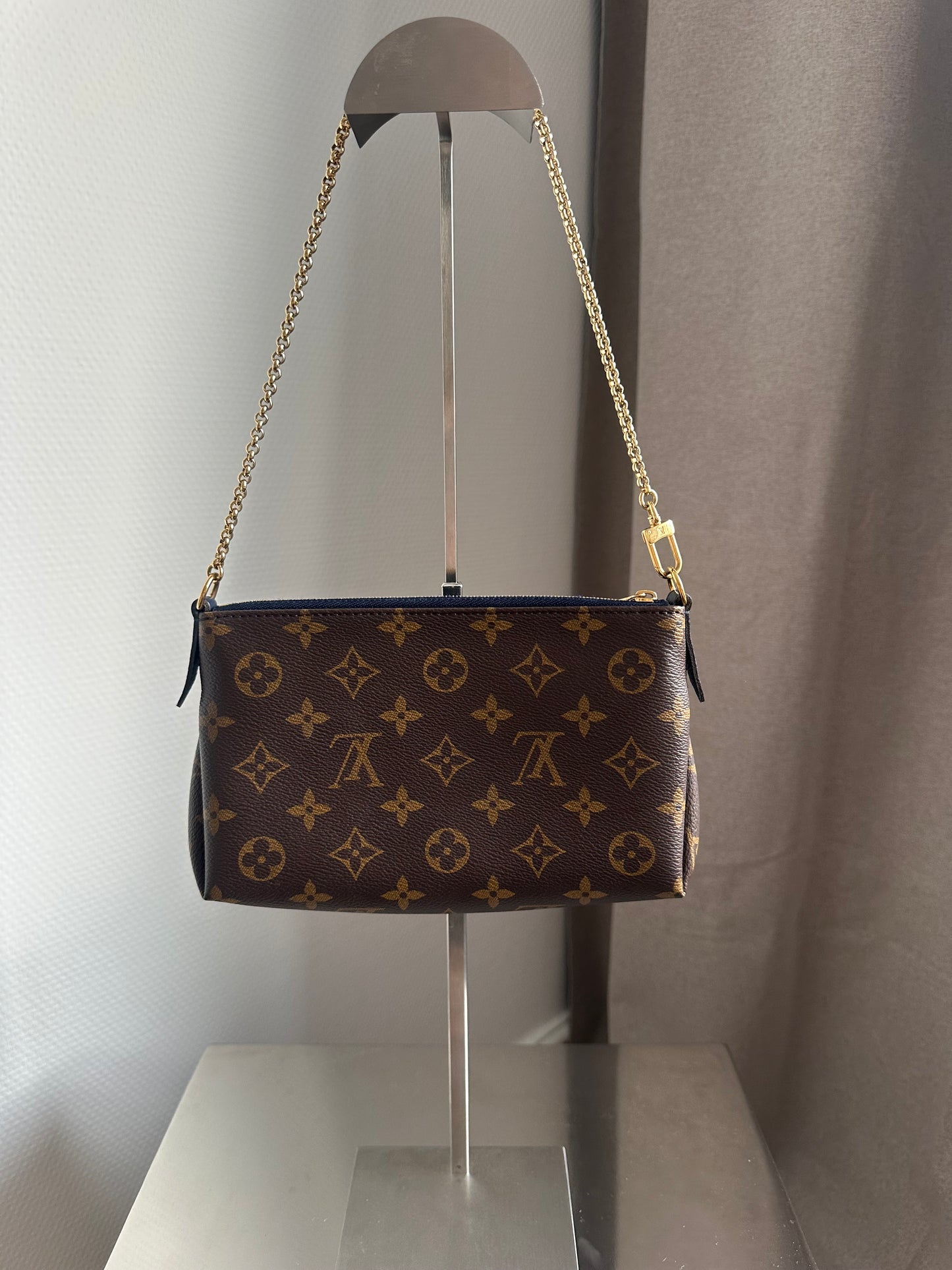 Louis Vuitton Pallas Clutch - Monogram Canvas/Marine