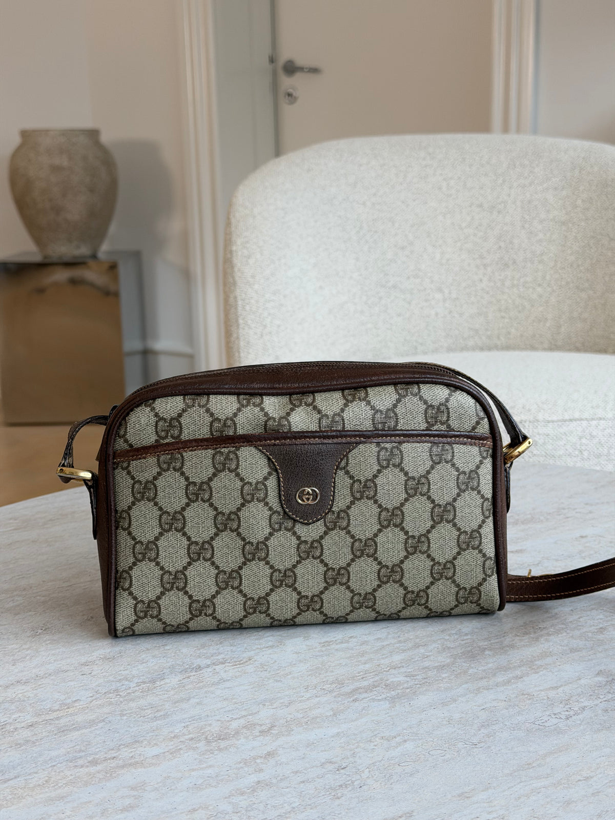 Gucci Vintage GG Supreme Crossbody – Beige/Brown