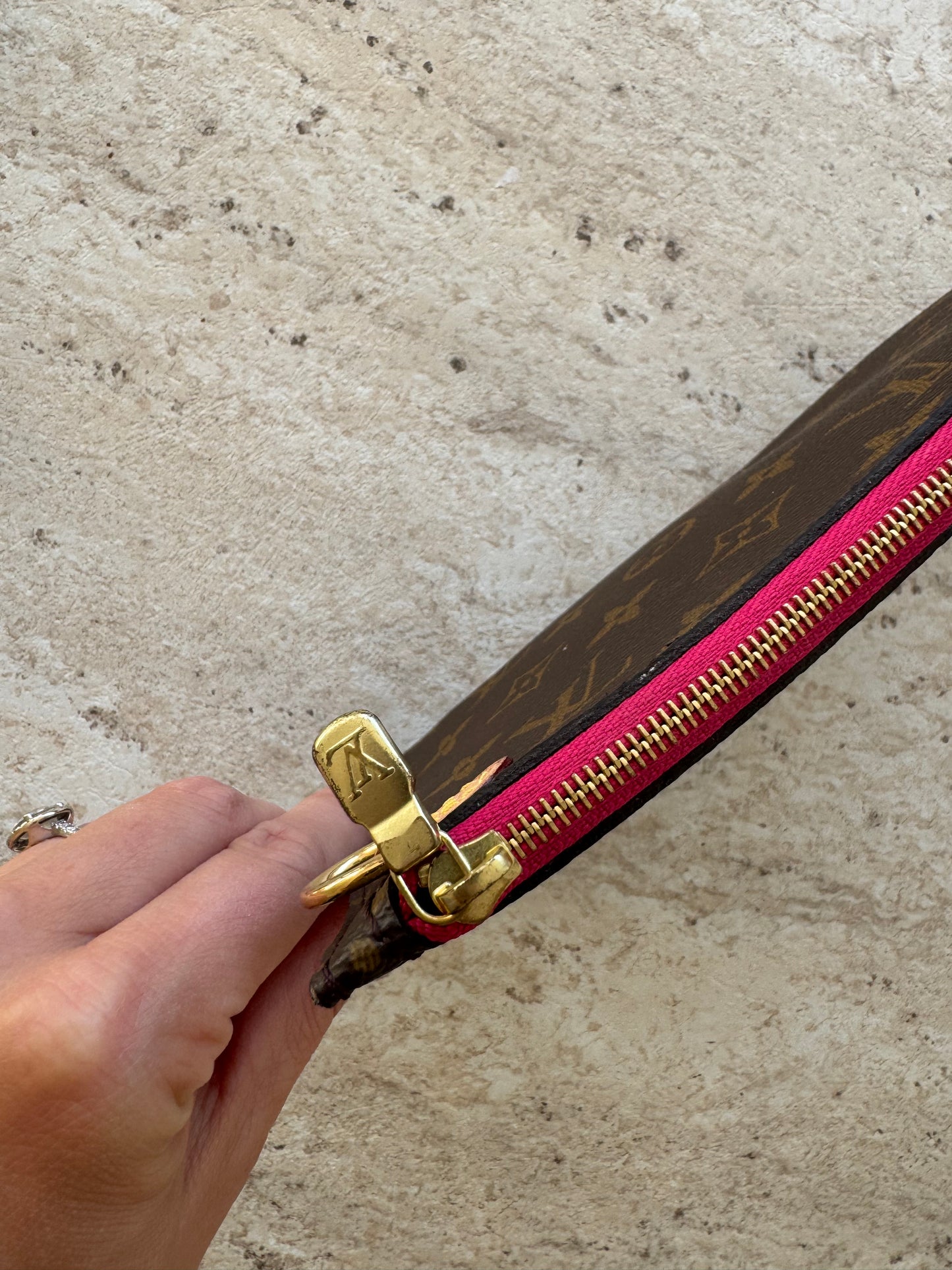 Louis Vuitton Clutch Neverfull Monogram