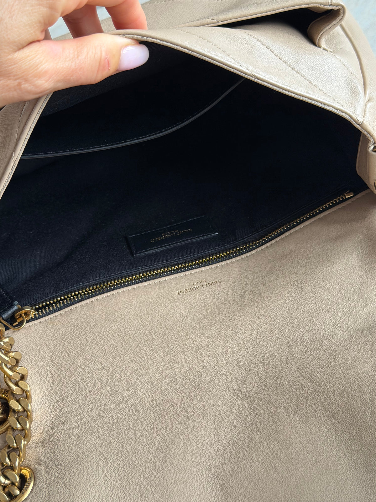 Saint Laurent Niki Medium – Beige / Gold-Tone Hardware