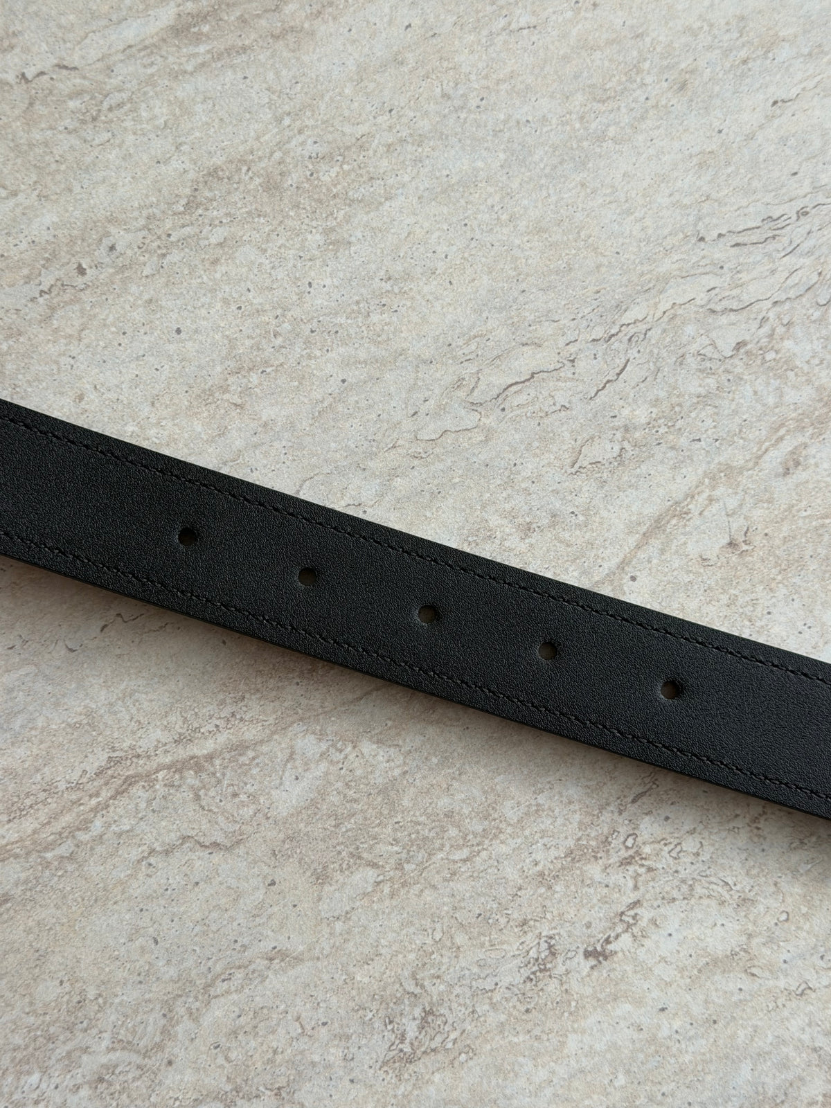 Gucci Interlocking G Leather Belt – Black/Gold