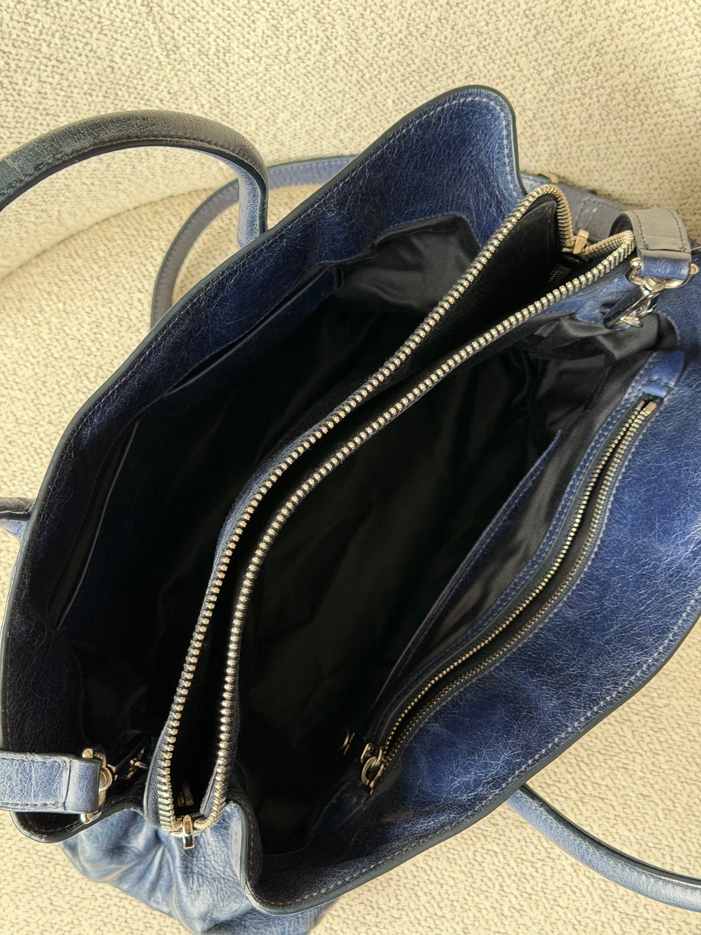 Miu Miu Vitello Leather Tote – Navy