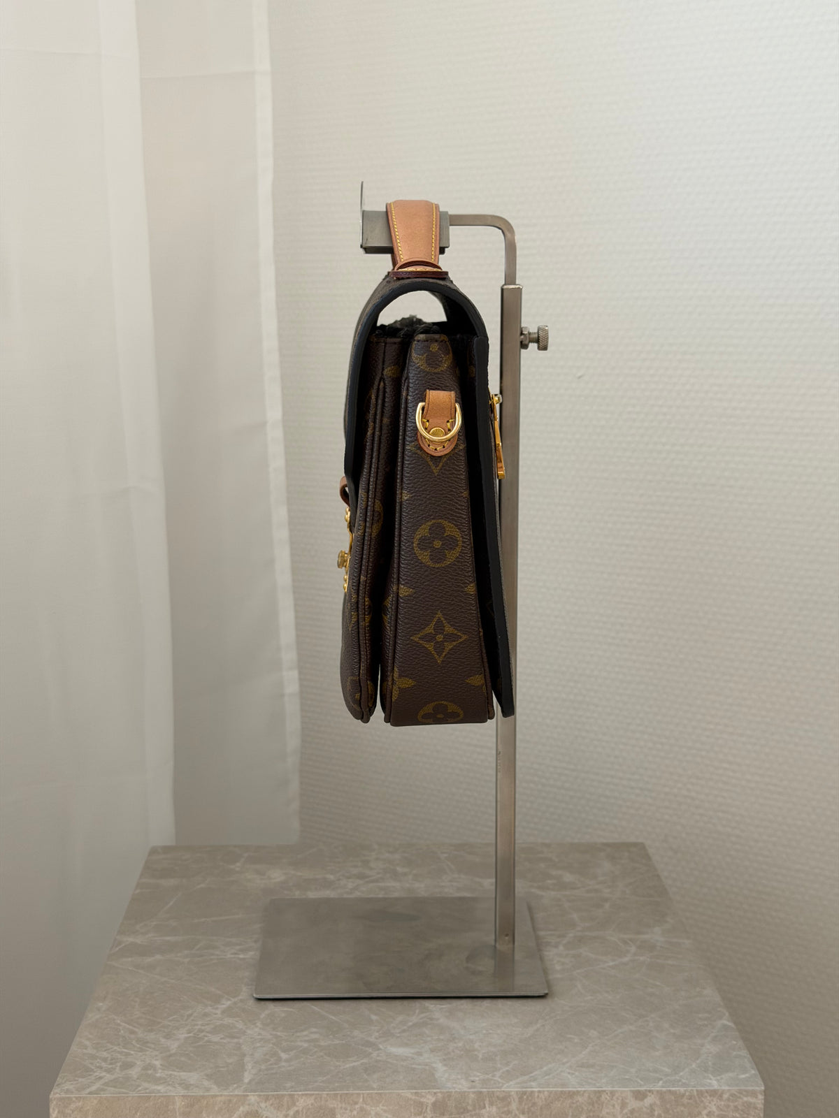 Louis Vuitton Pochette Métis – Monogram