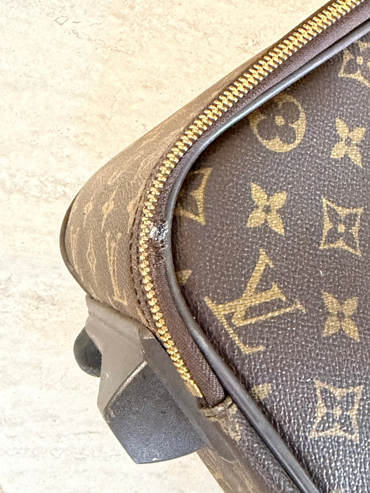 Louis Vuitton Pegase 45 – Monogram