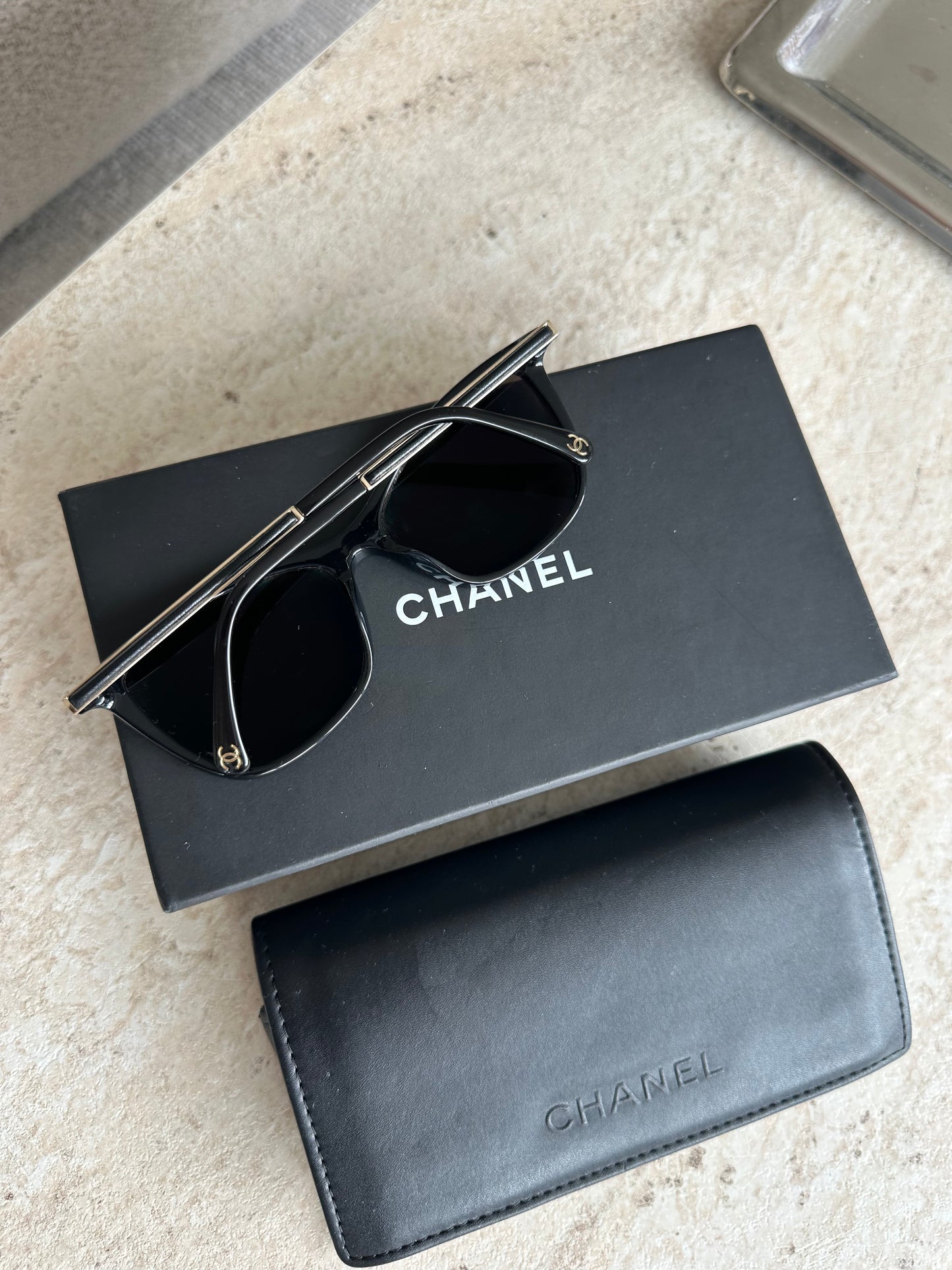 Chanel - Cat-Eye Sunglasses - Black Gold