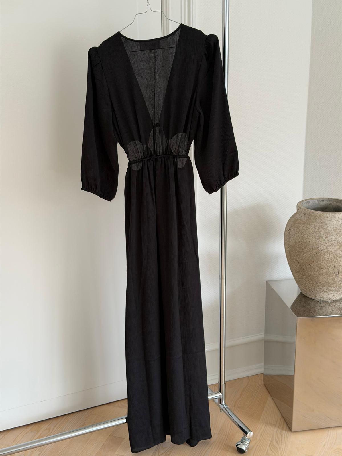 ba&sh Kane sort maxi-kjole med cut-outs