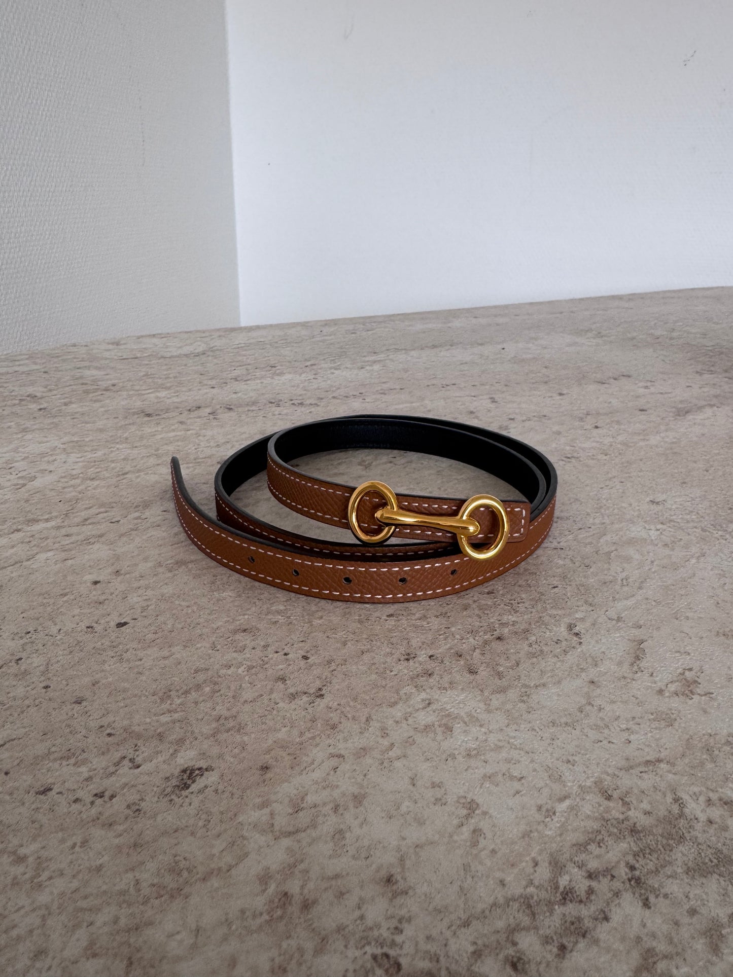 Hermès smalt reversible bælte 13 mm – brun / sort læder GHW