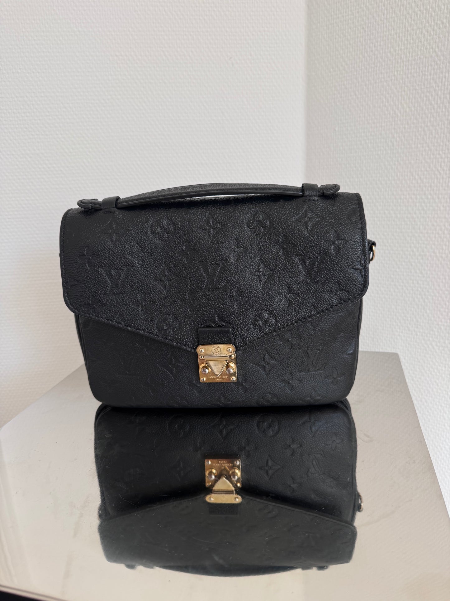 Louis Vuitton Black Metis