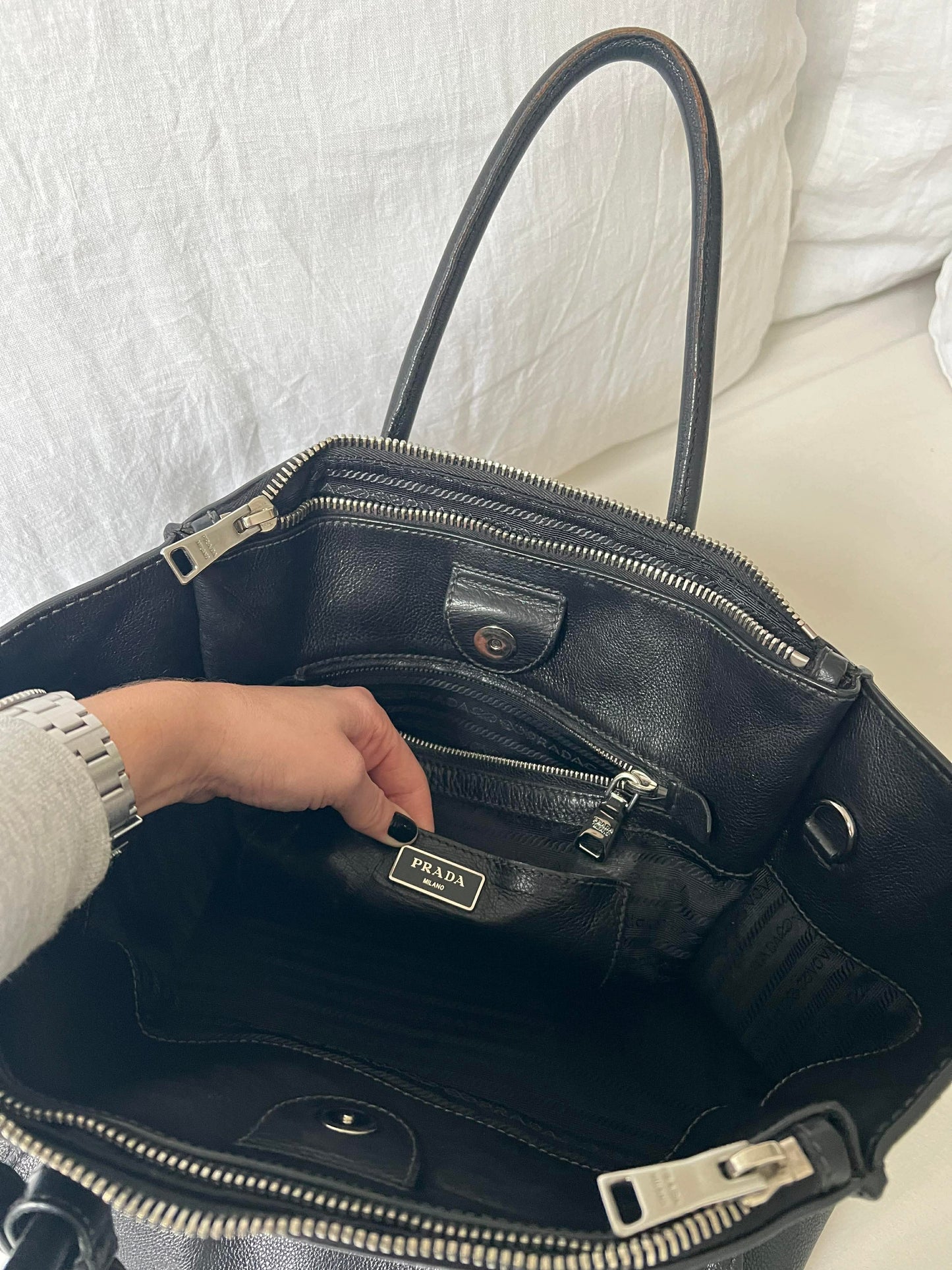 Prada Prada Cuir Medium Tote Black leather