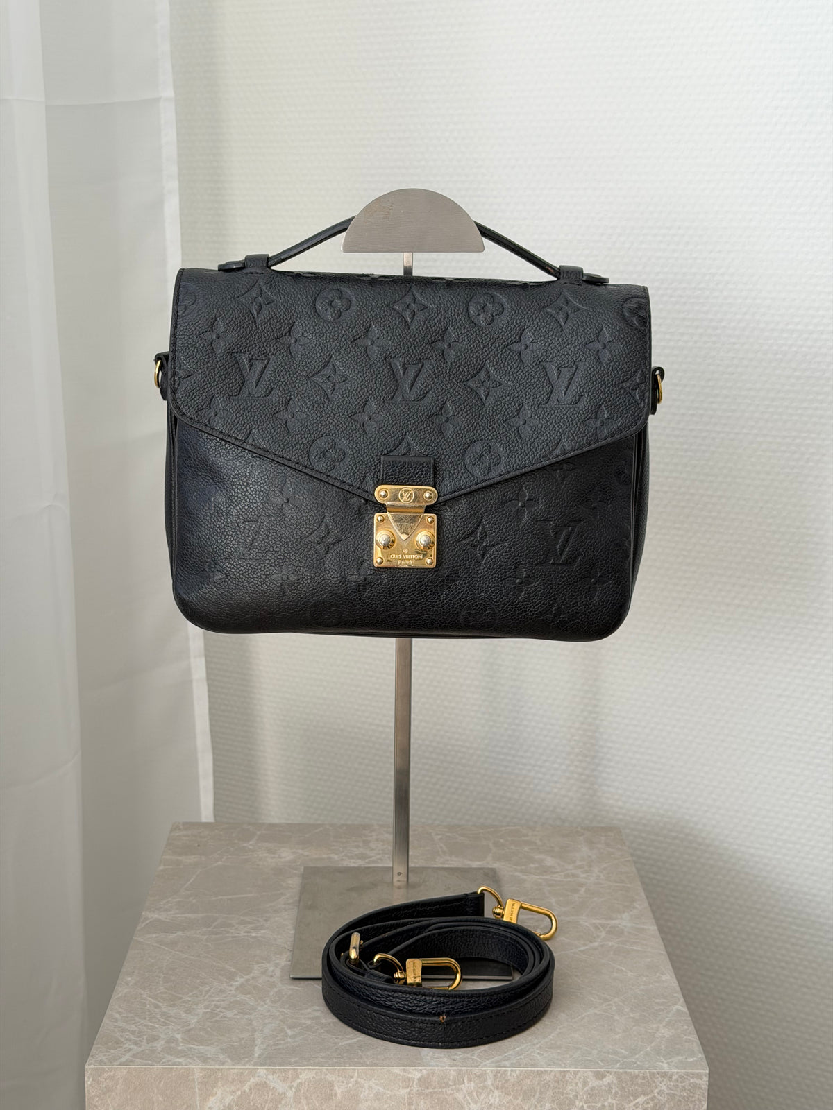 Louis Vuitton Pochette Métis – Monogram Empreinte Noir