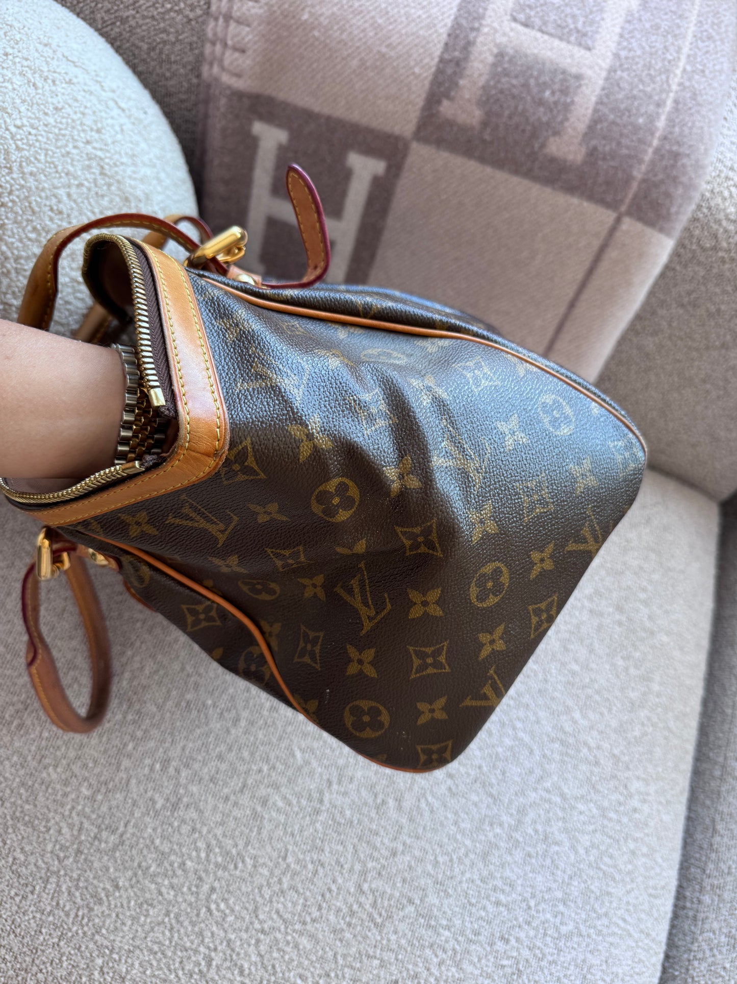 Louis Vuitton Tivoli GM monogram